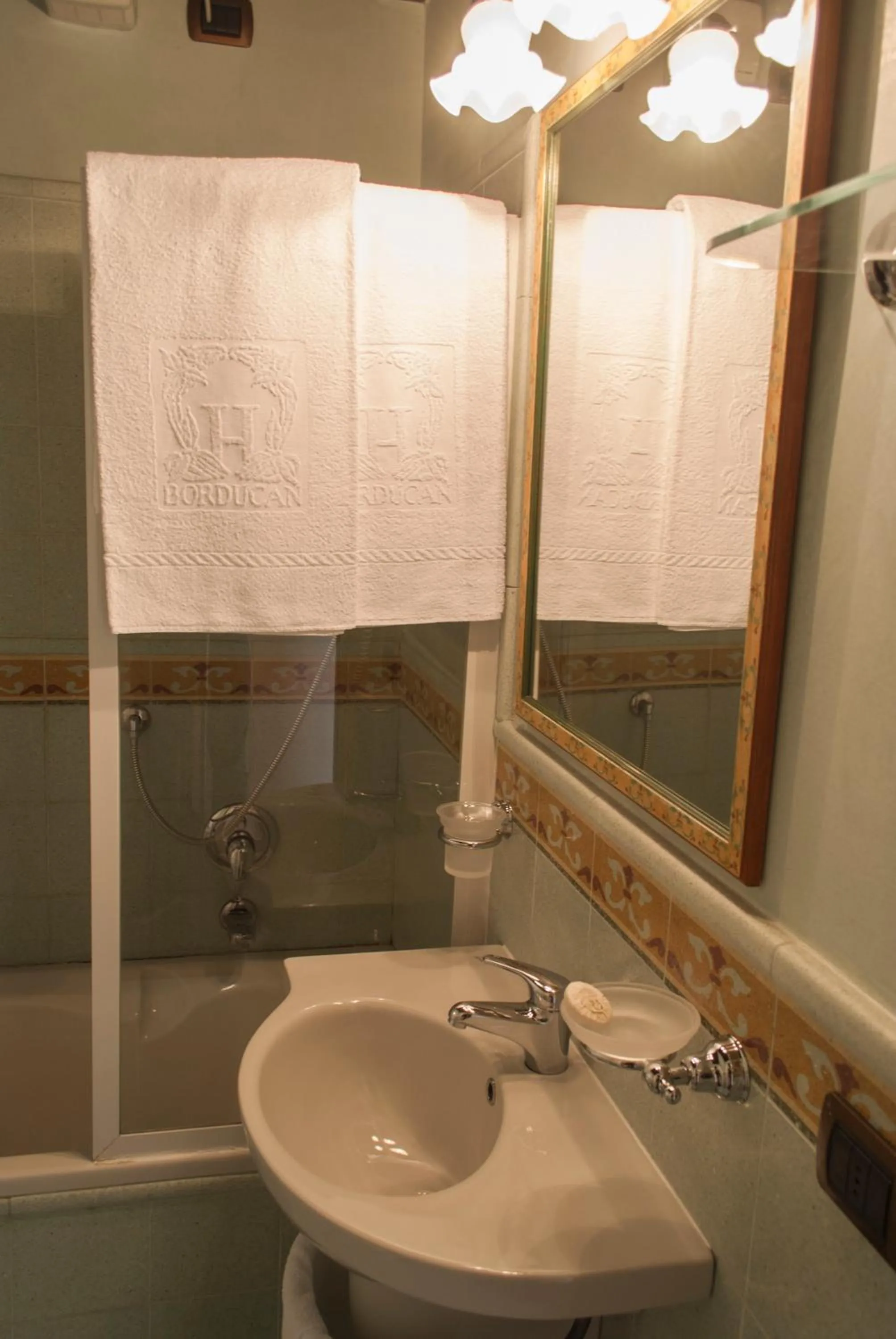 Bathroom in Al Borducan Boutique Hotel