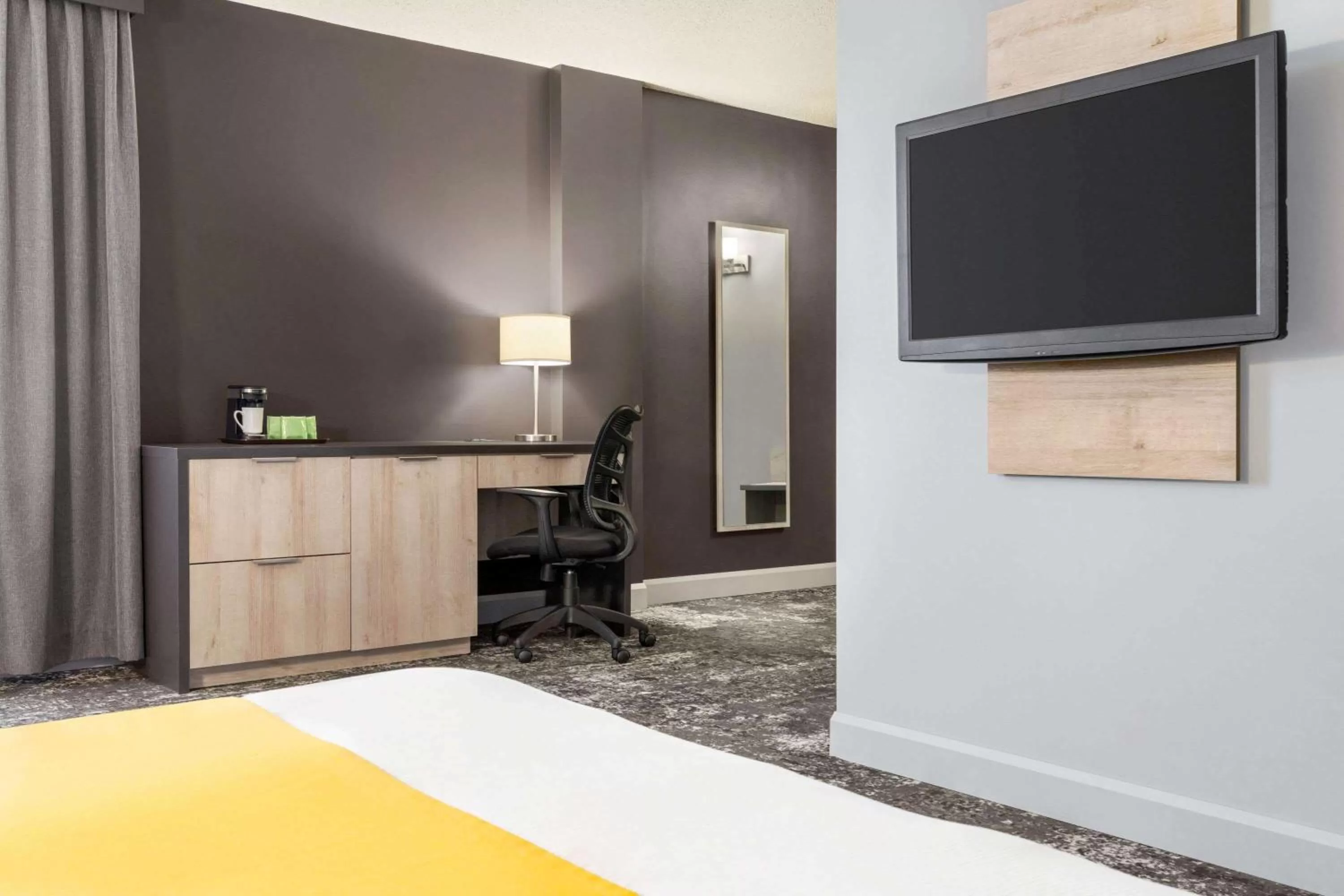 Photo of the whole room, Bed in Travelodge by Wyndham Alma