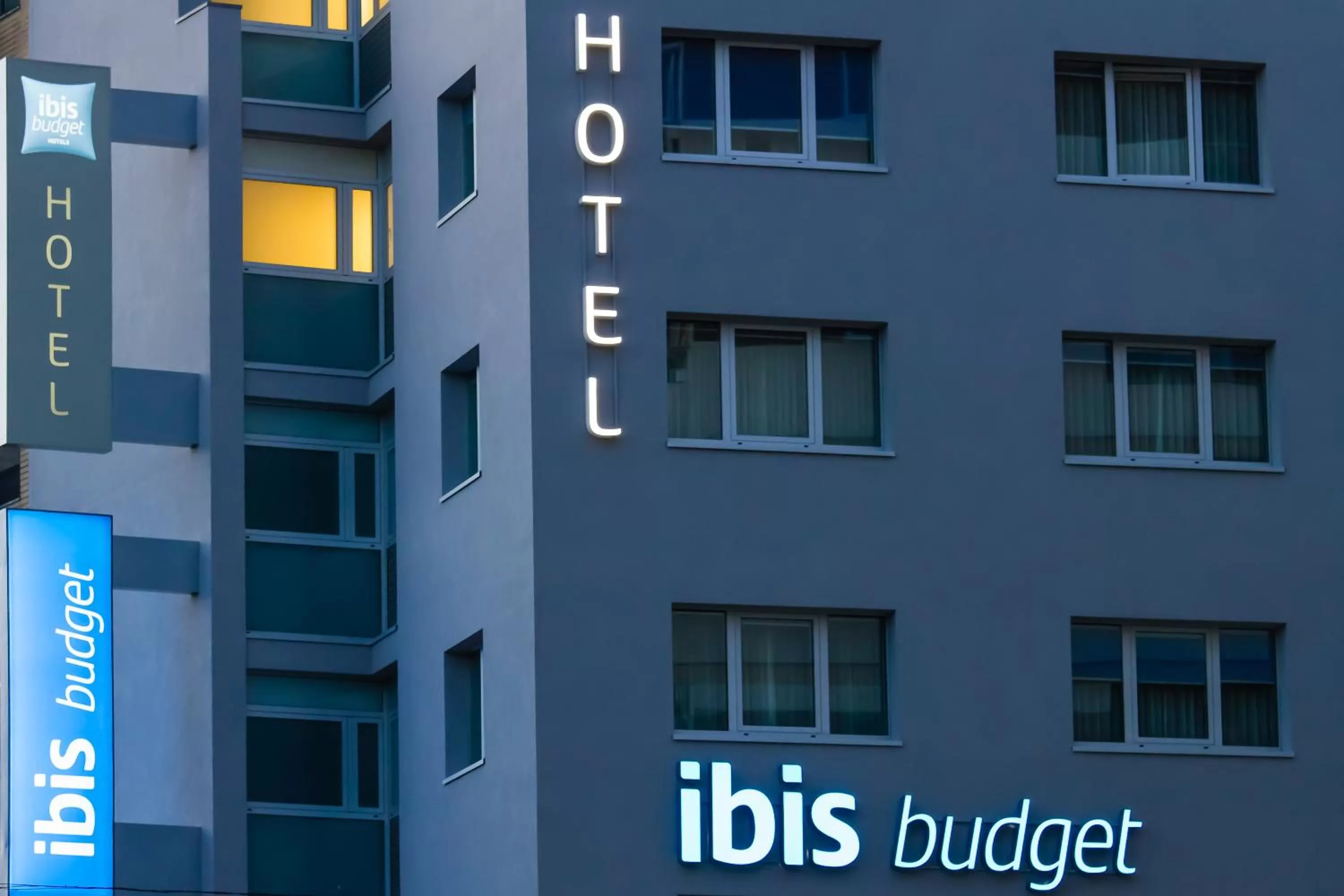 Facade/entrance in Ibis Budget Braga Centro