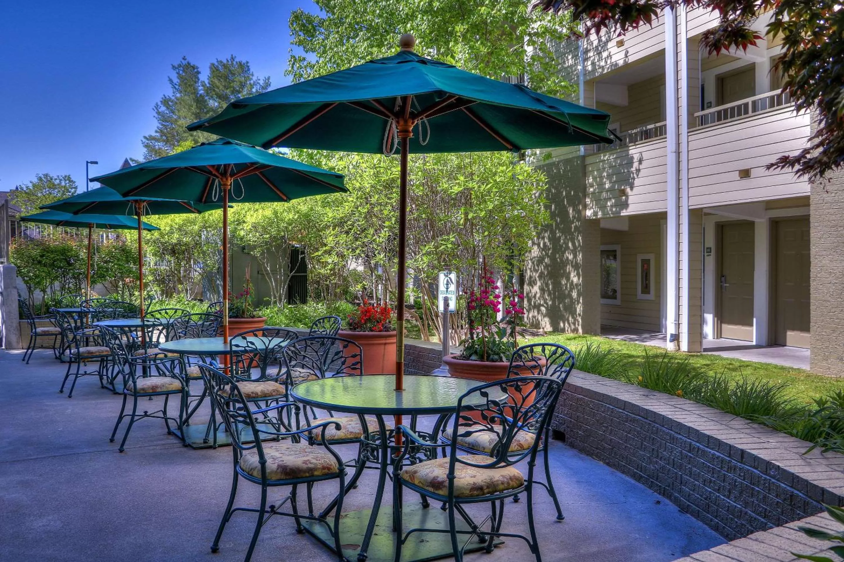 Balcony/Terrace in Econo Lodge Pigeon Forge Riverside