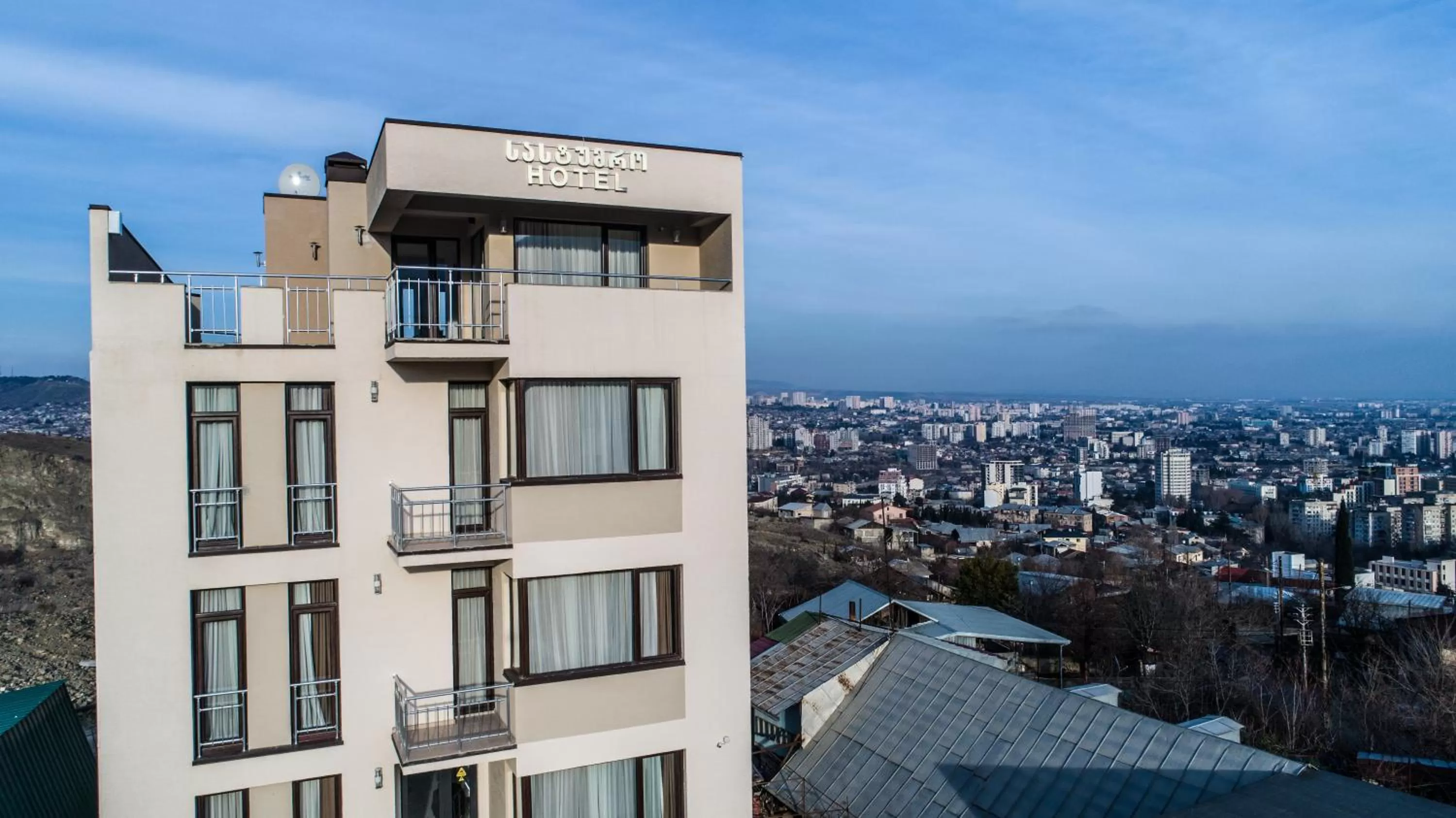 Property building in Hotel King Tom