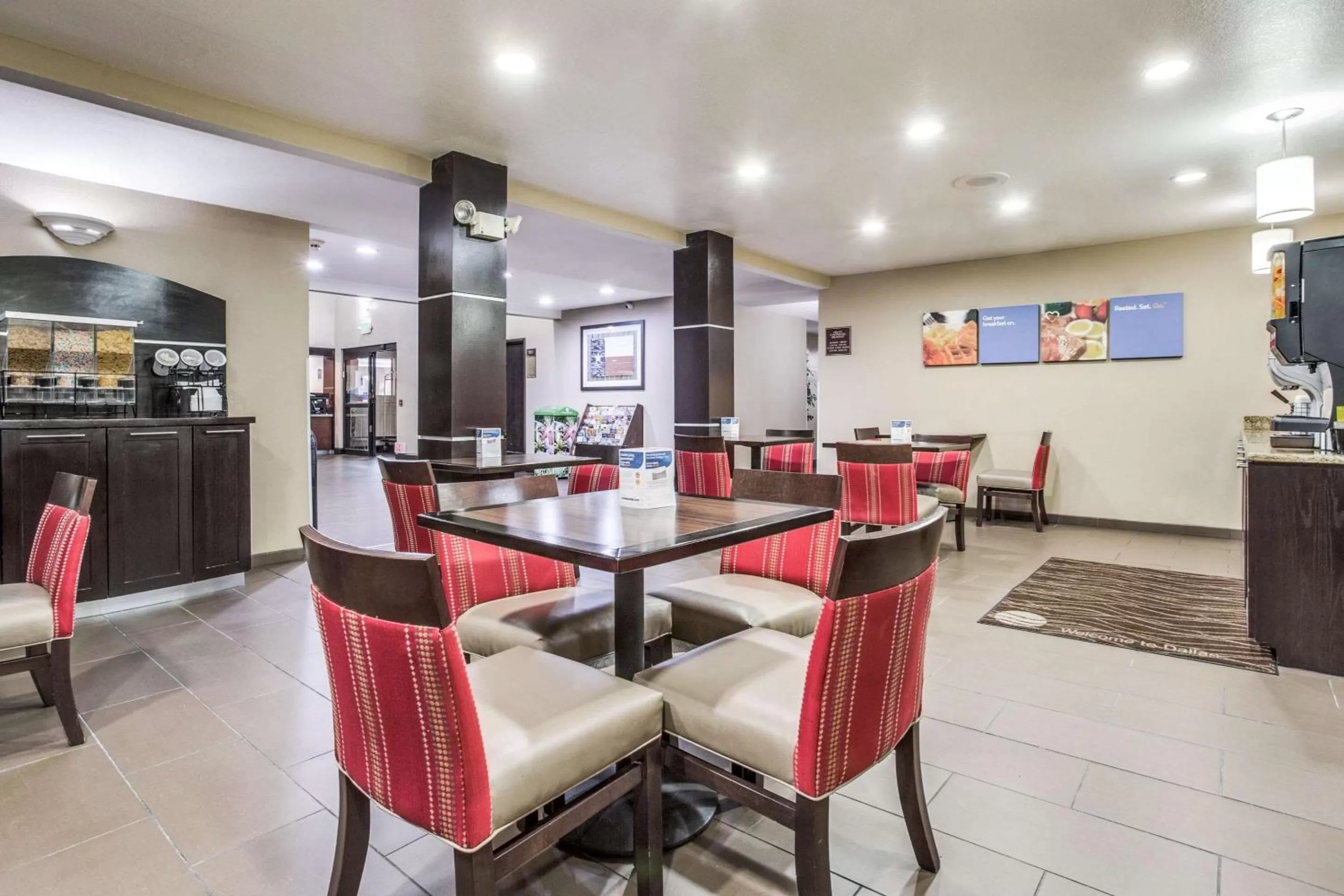 Restaurant/places to eat in Comfort Inn & Suites Love Field-Dallas Market Center