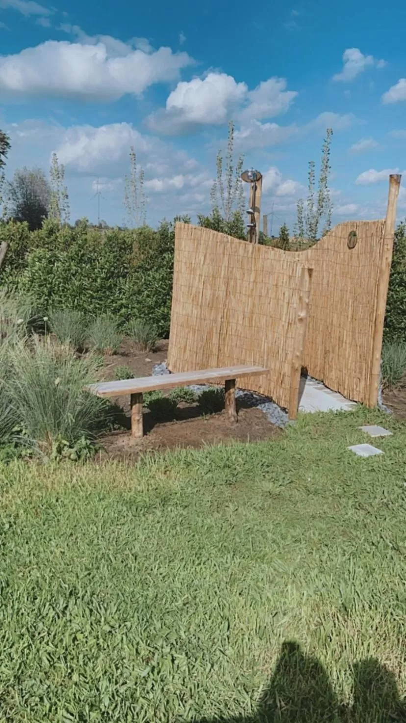 Logie Marie with hottub in the garden