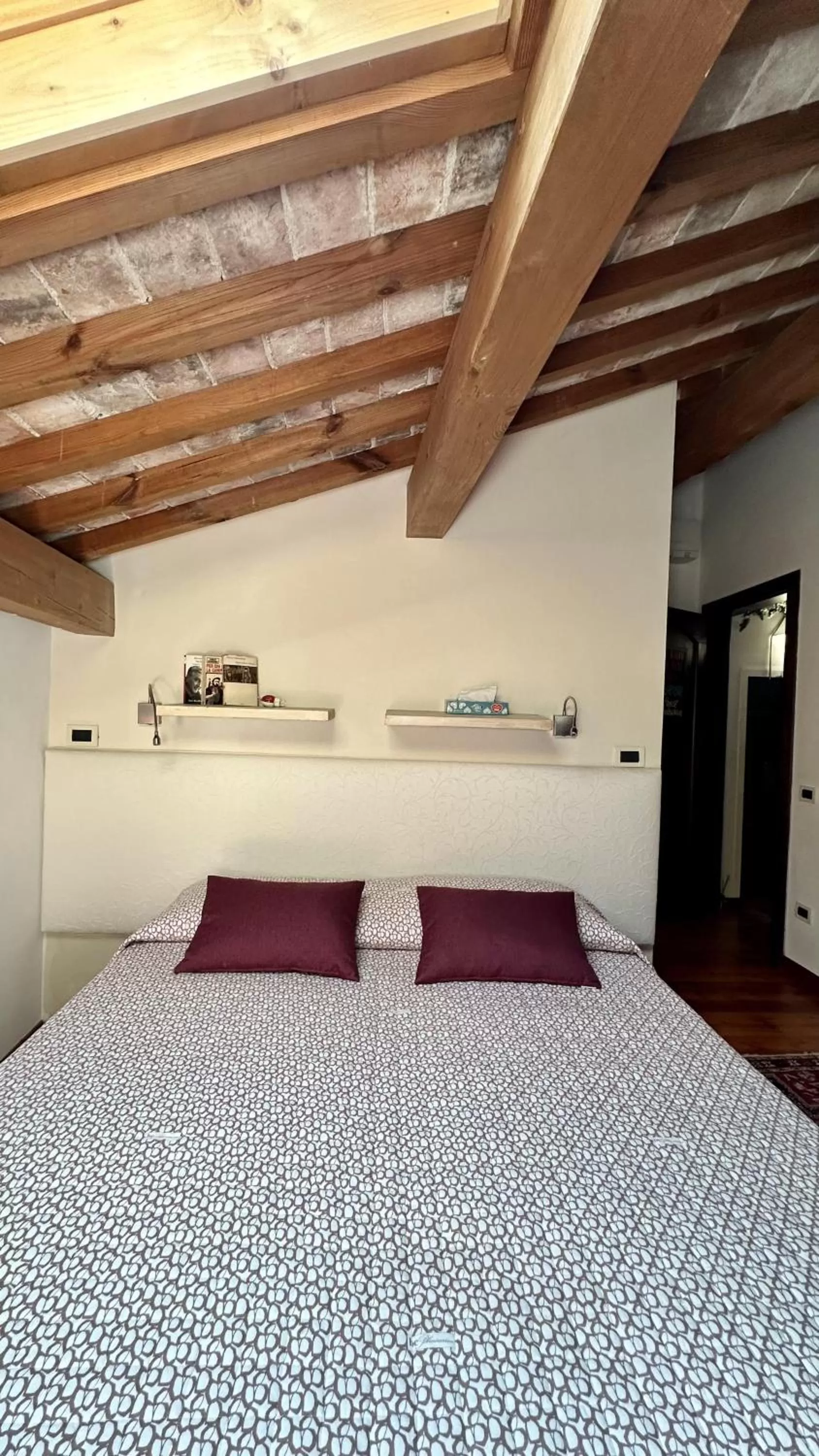 Bed in CA' HEMINGWAY