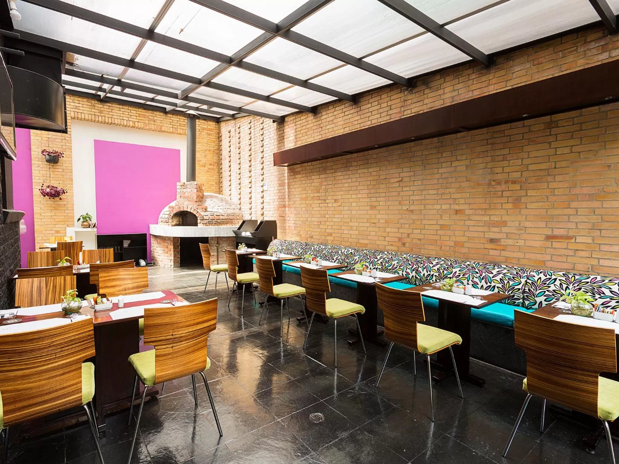 Food and drinks in Hotel bh Parque 93