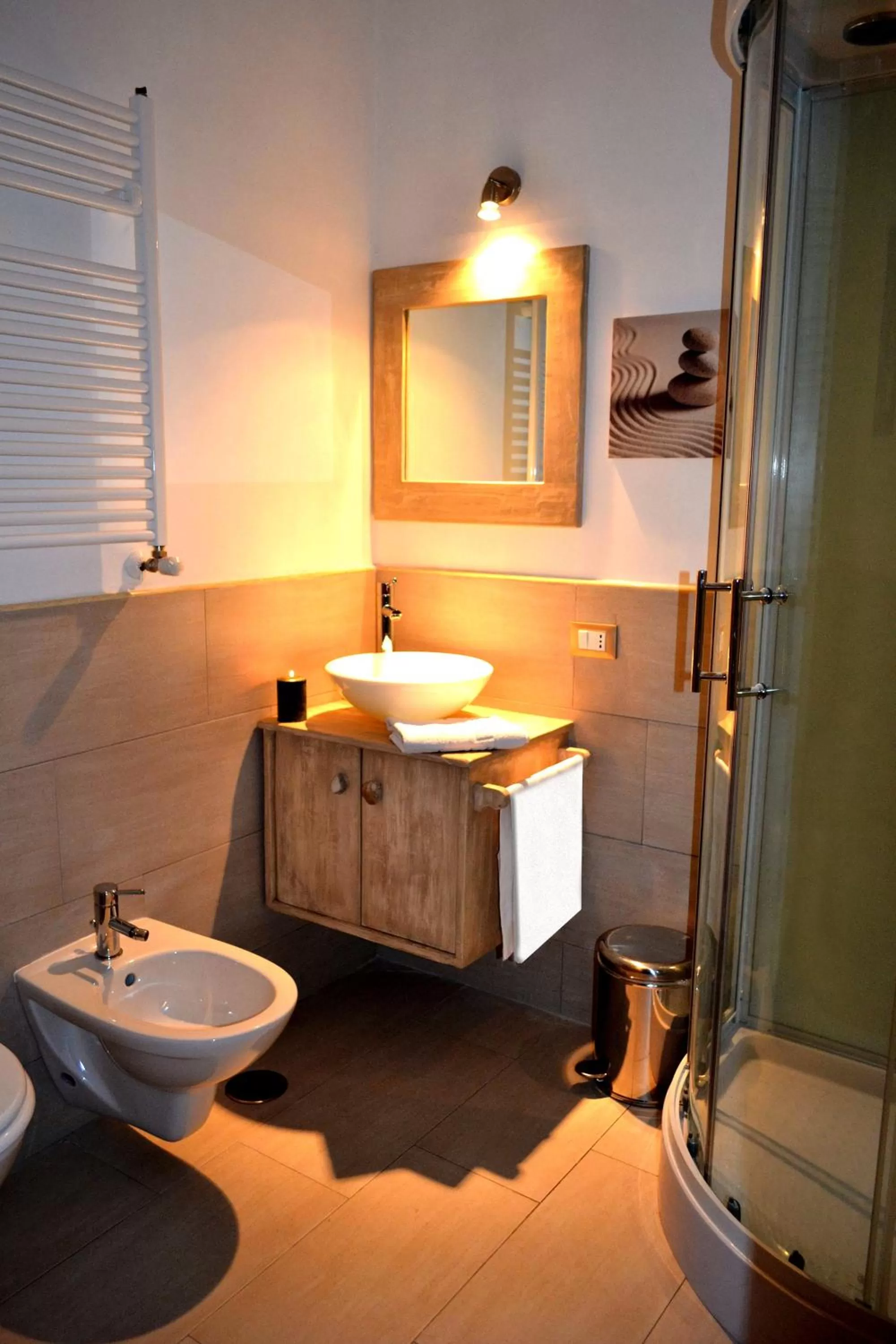 Shower in Fiumicino Airport B&B Deluxe