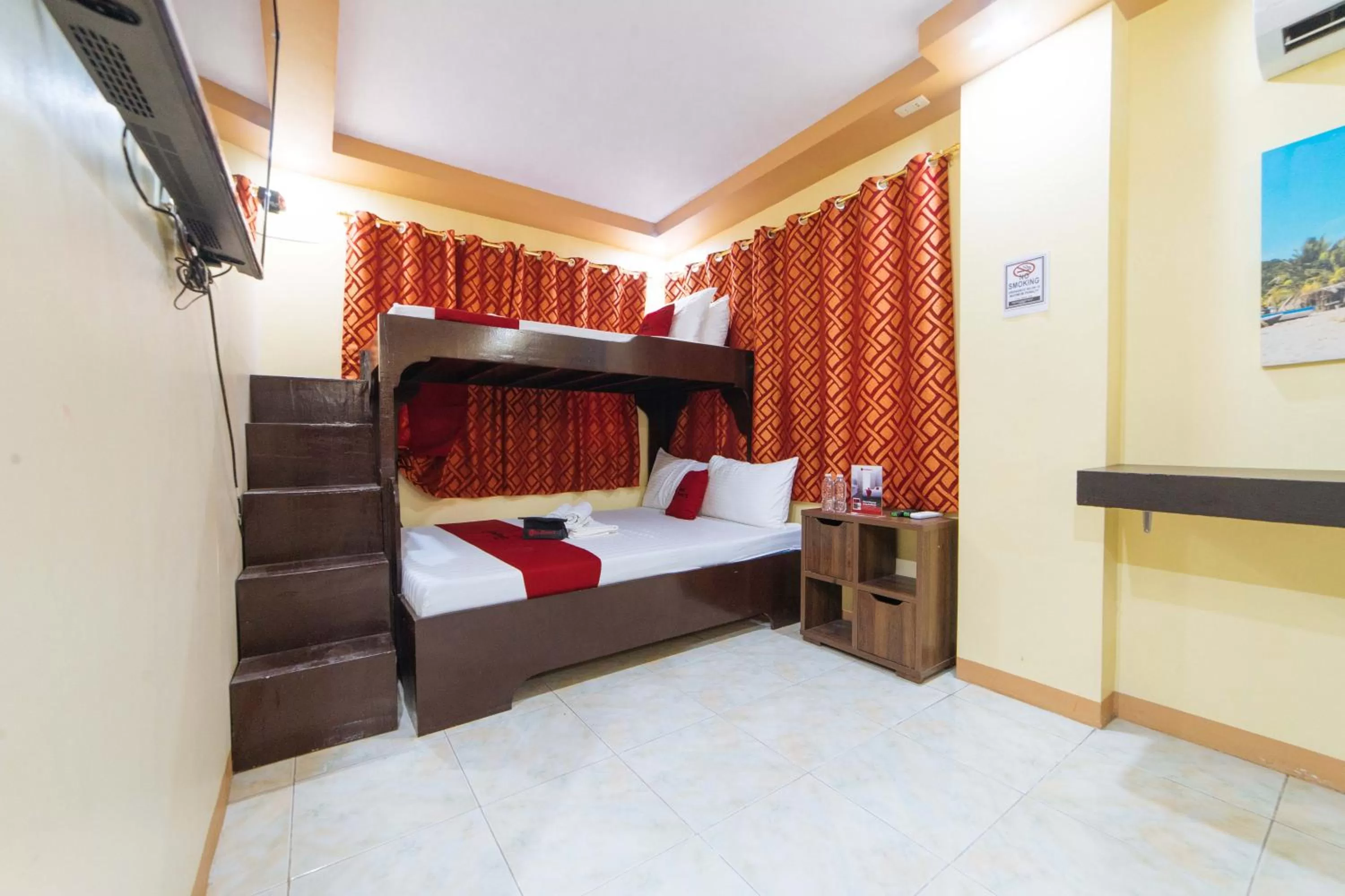 Bed in RedDoorz near Notre Dame of Dadiangas University