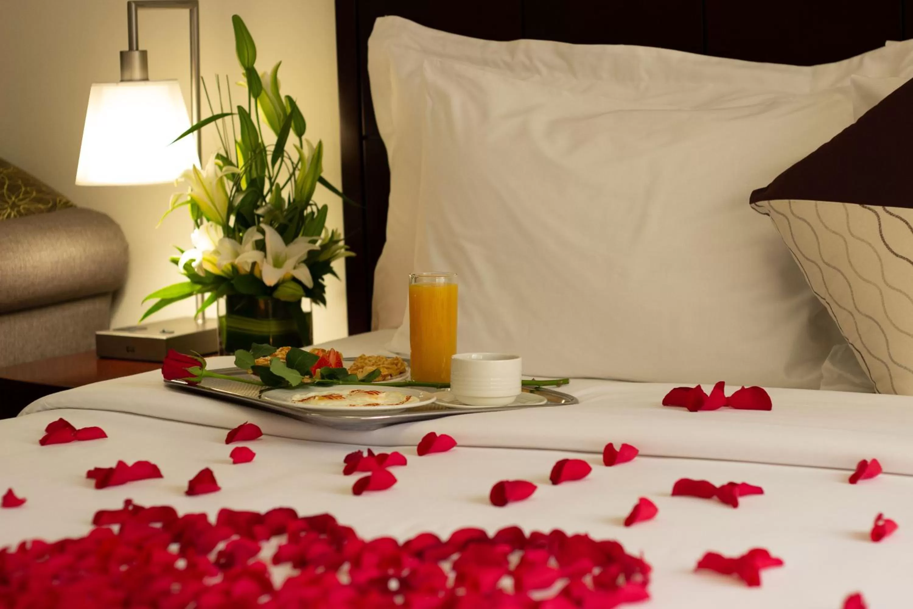 Bed in Savoy Crest Hotel Apartments