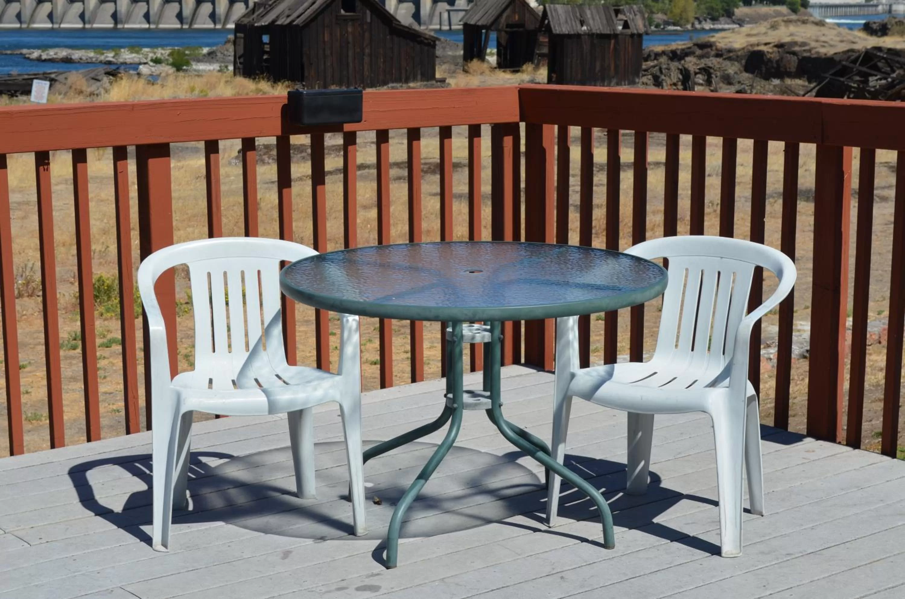 Restaurant/places to eat, Balcony/Terrace in Shilo Inns Suites The Dalles