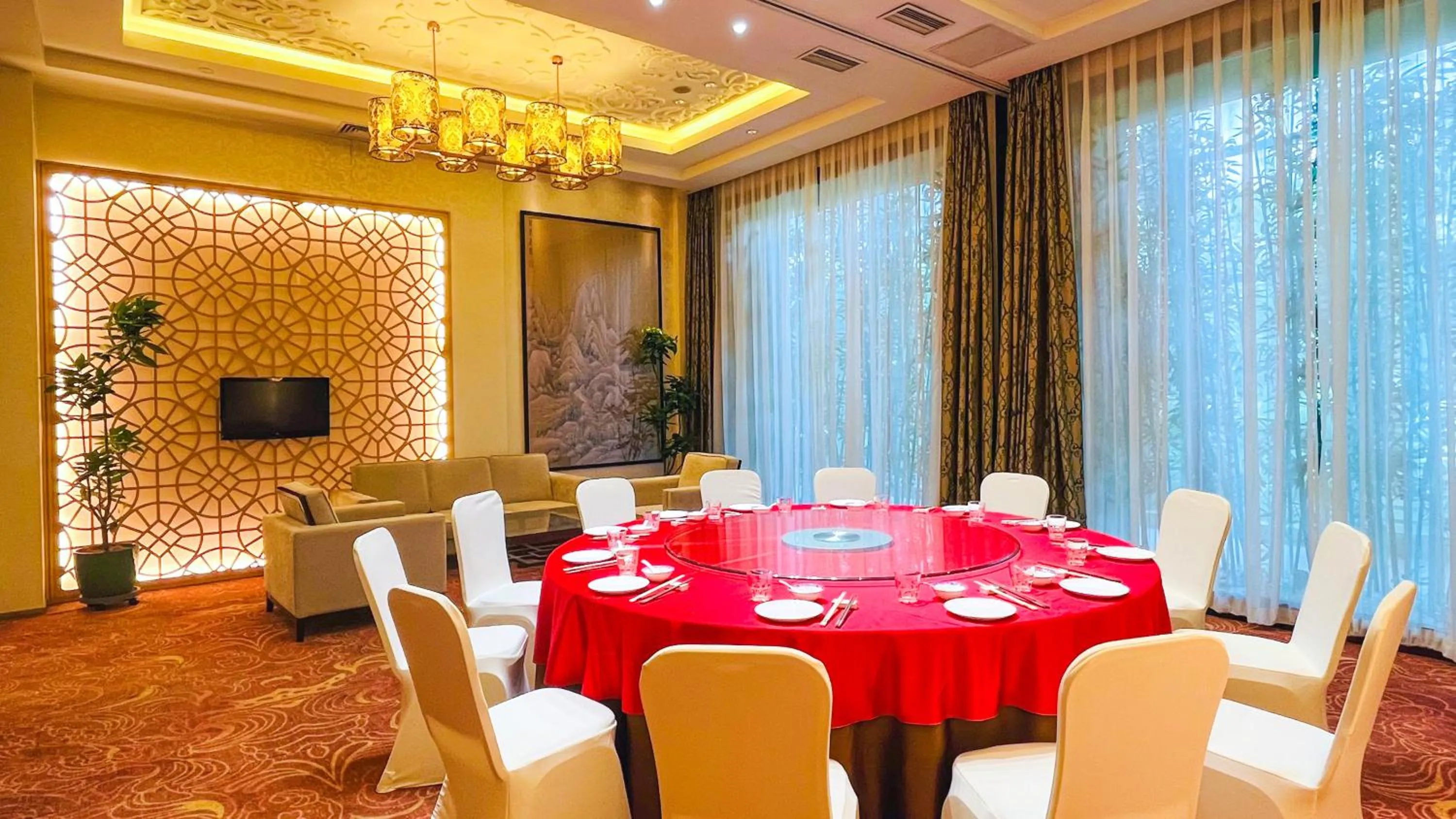 Restaurant/places to eat in Holiday Inn Beijing Shijingshan Parkview by IHG