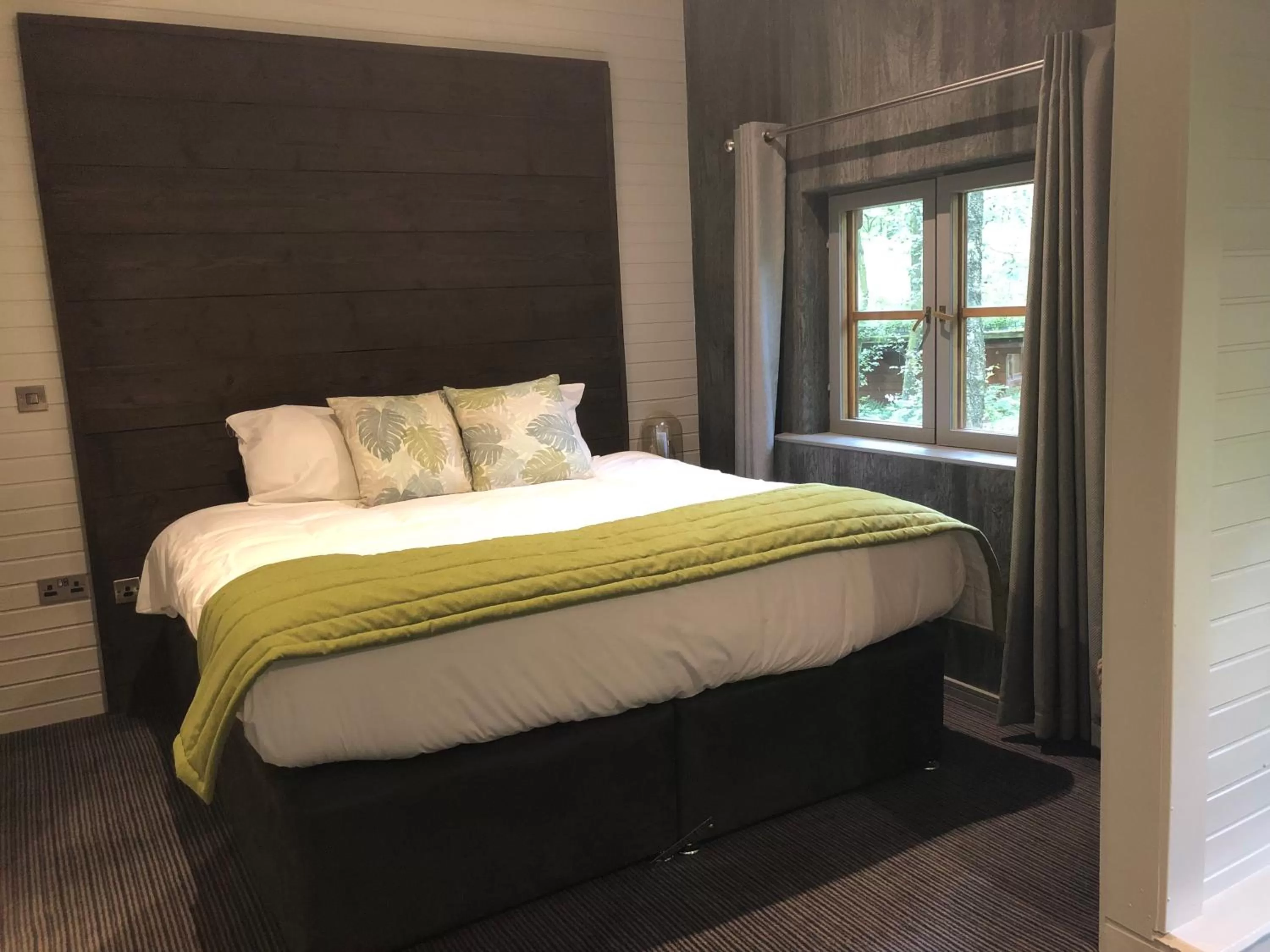 Woodland Cabin Executive double in Chevin Country Park Hotel & Spa