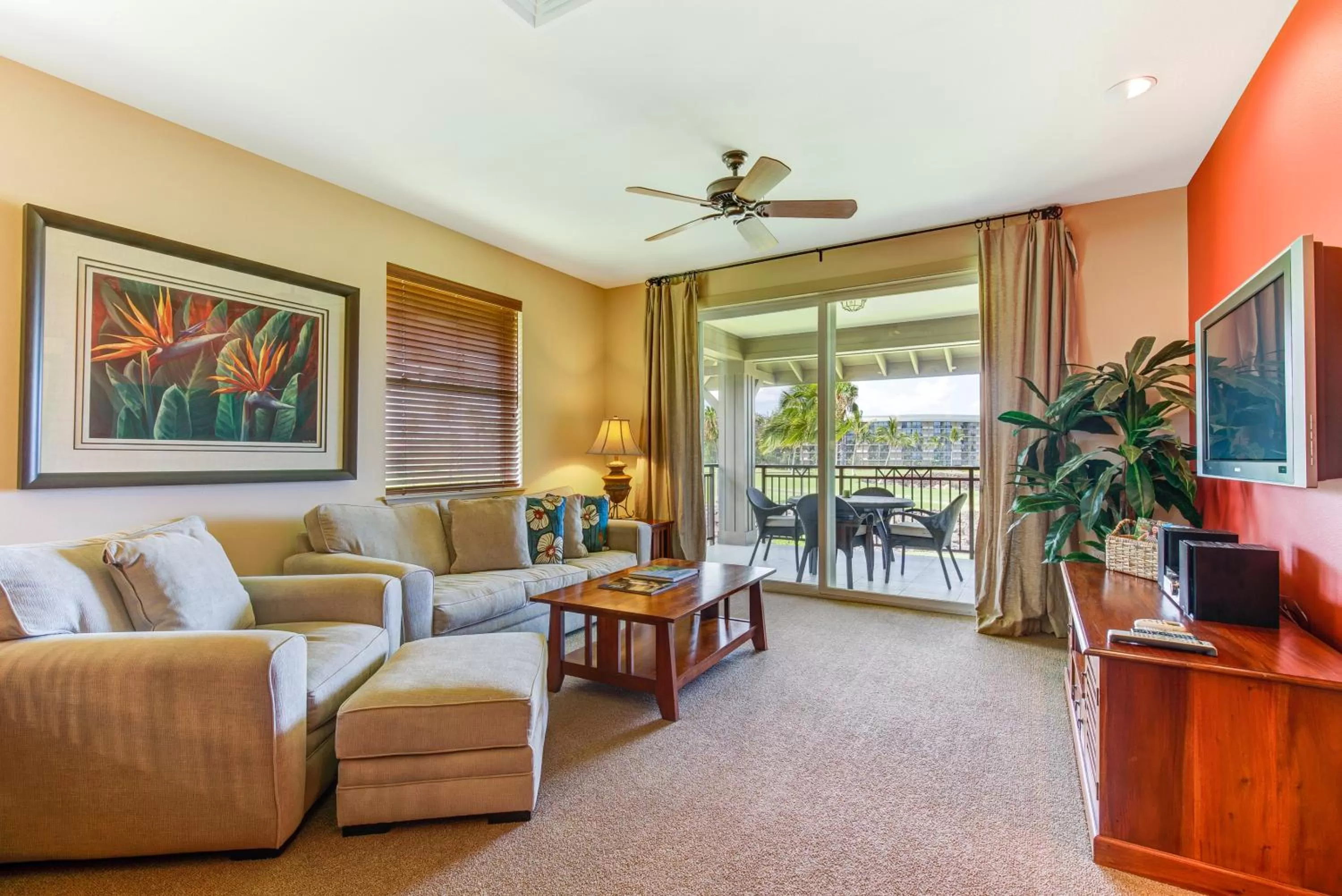Living room in Castle Hali'i Kai at Waikoloa