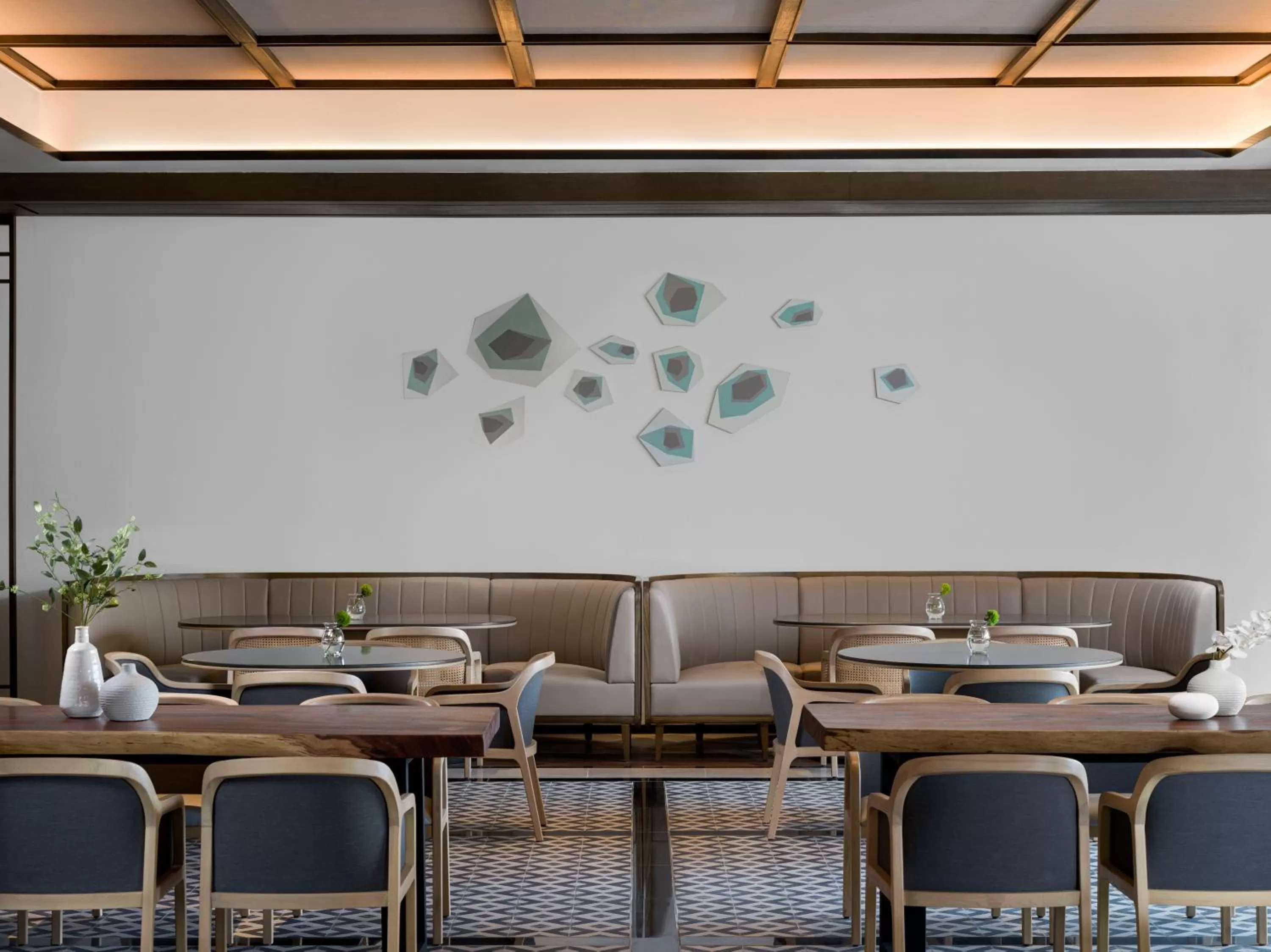 Restaurant/places to eat in New World Hoiana Hotel