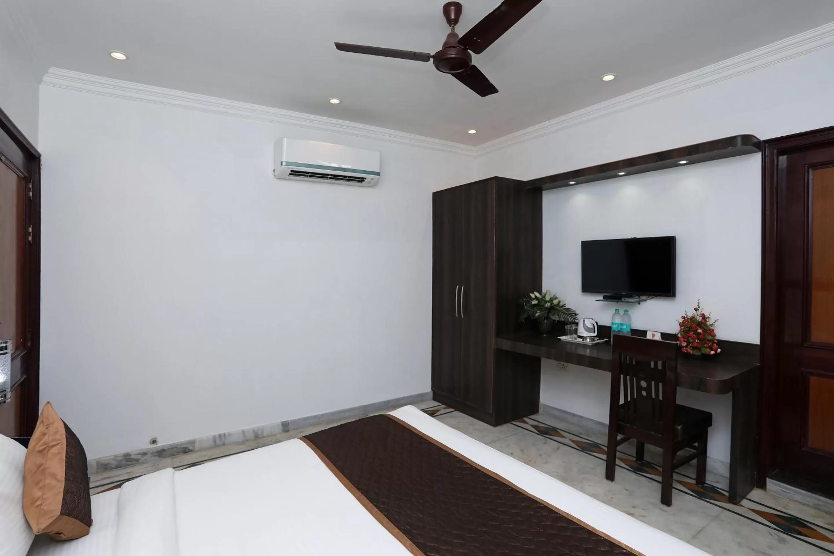 Bedroom, Bed in Hotel Marc Royal