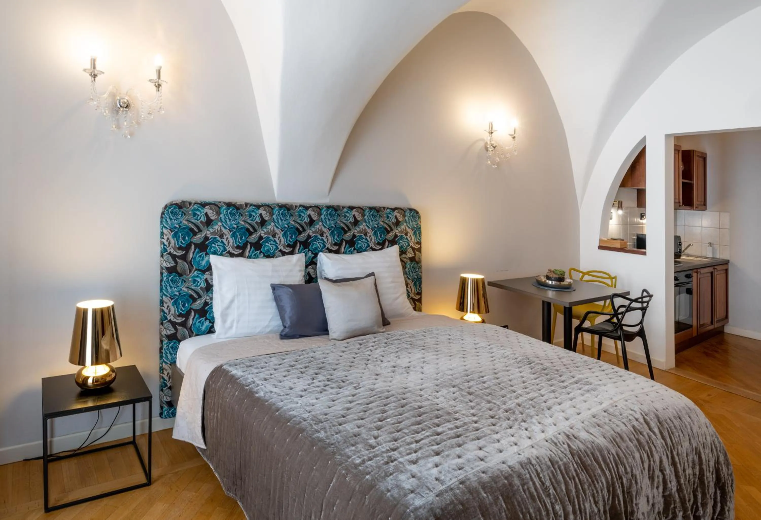 Bedroom, Bed in Chateau 9 Apartments by Adrez