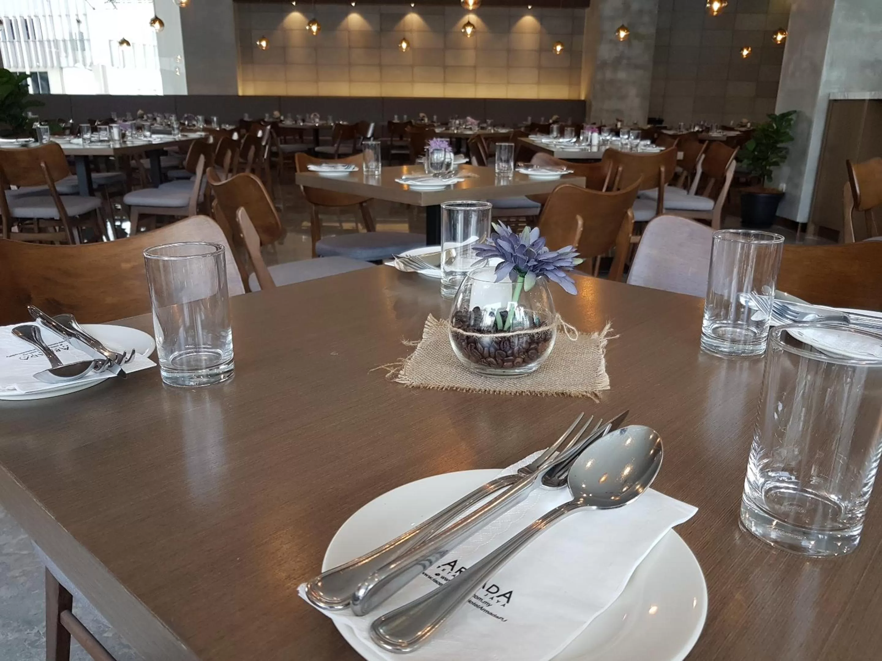 Restaurant/places to eat in Hotel Armada Petaling Jaya