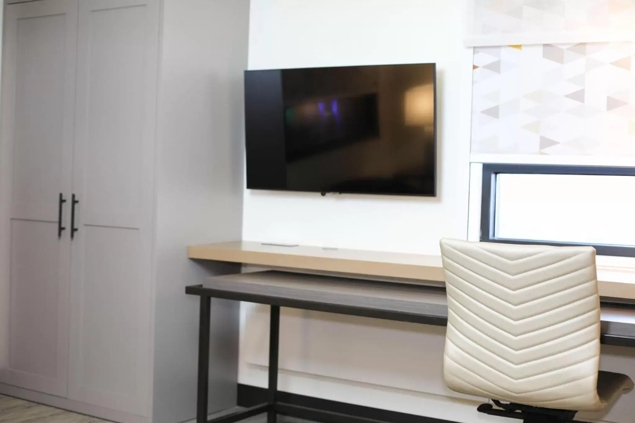 One-Bedroom King Suite in Holiday Inn & Suites St. Cloud by IHG One-Bedroom King Suite in Holiday Inn & Suites St. Cloud by IHG