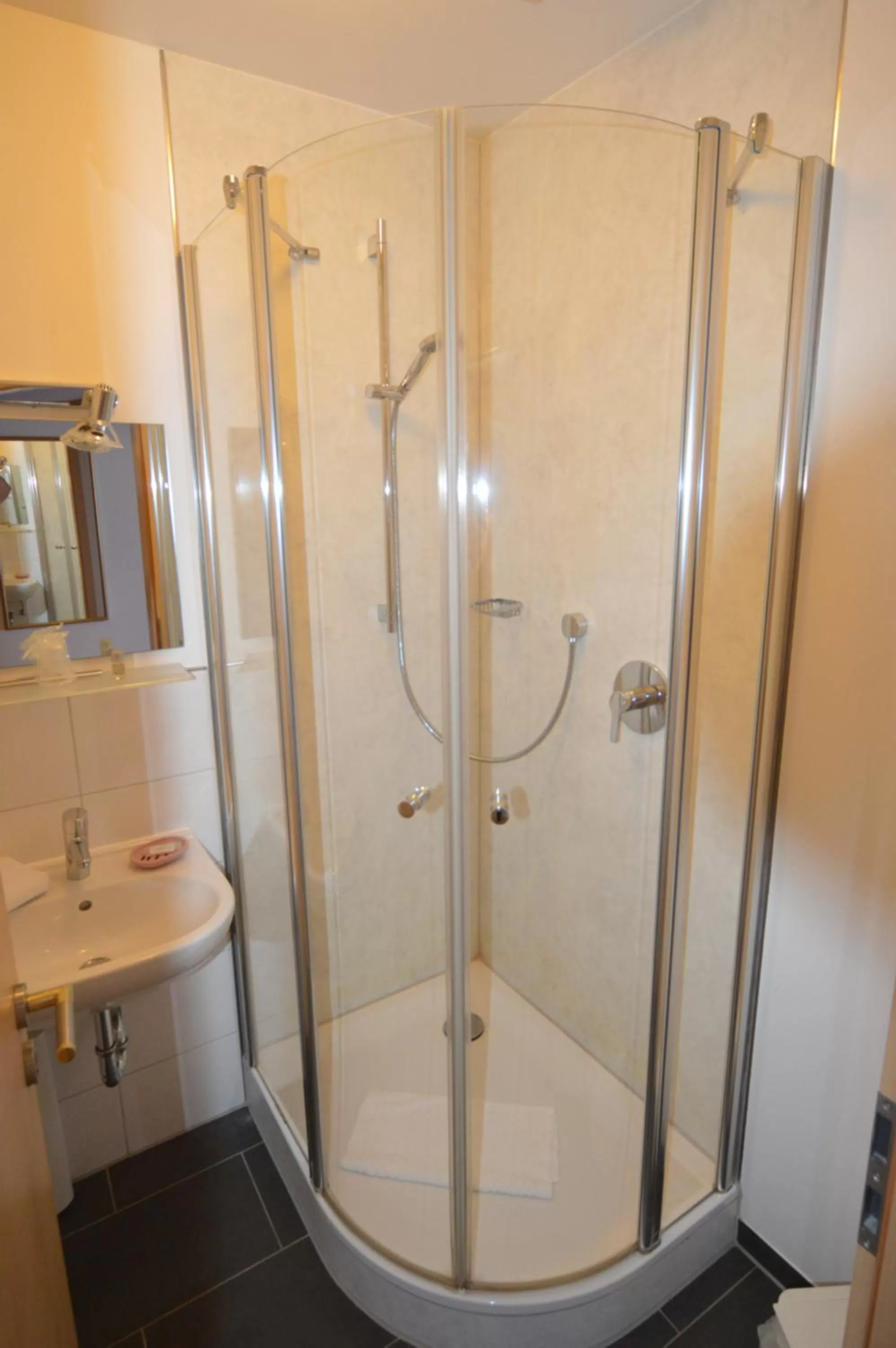 Bathroom in Aktivhotel Alter Kaiser