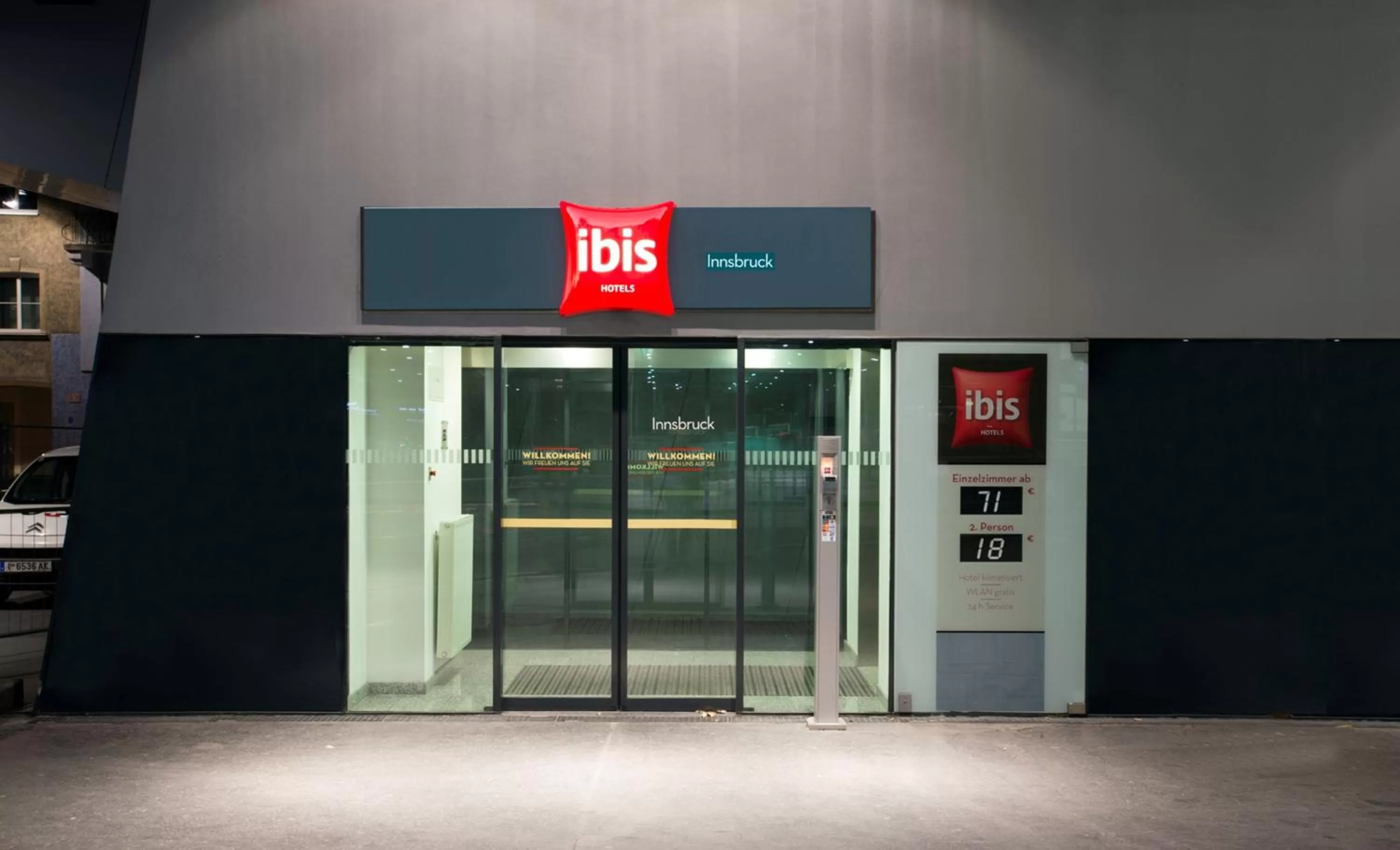 Facade/entrance in ibis Innsbruck