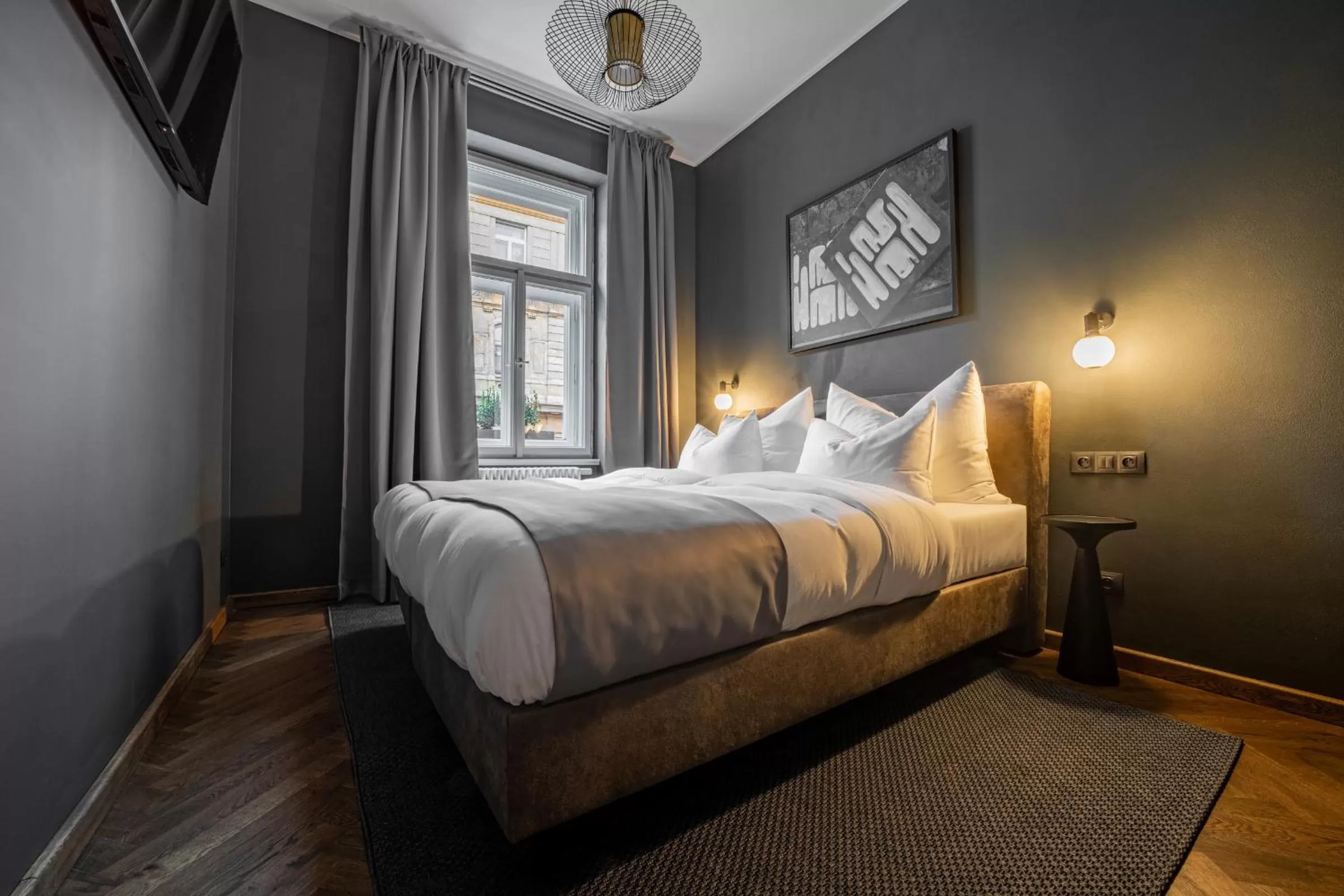 Bedroom, Bed in The Viaduct - Suites & More