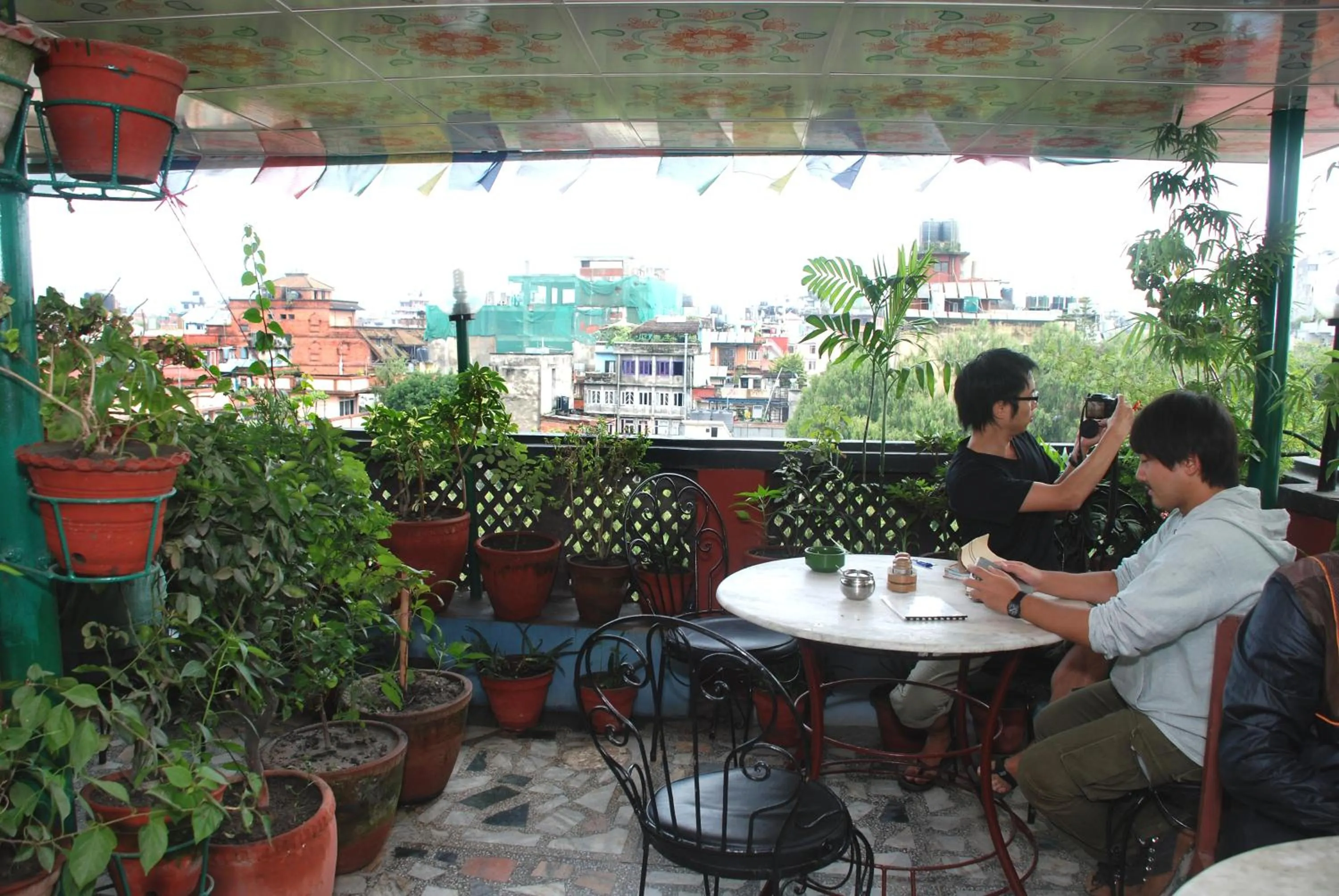 Restaurant/places to eat in Hotel Travelers Home