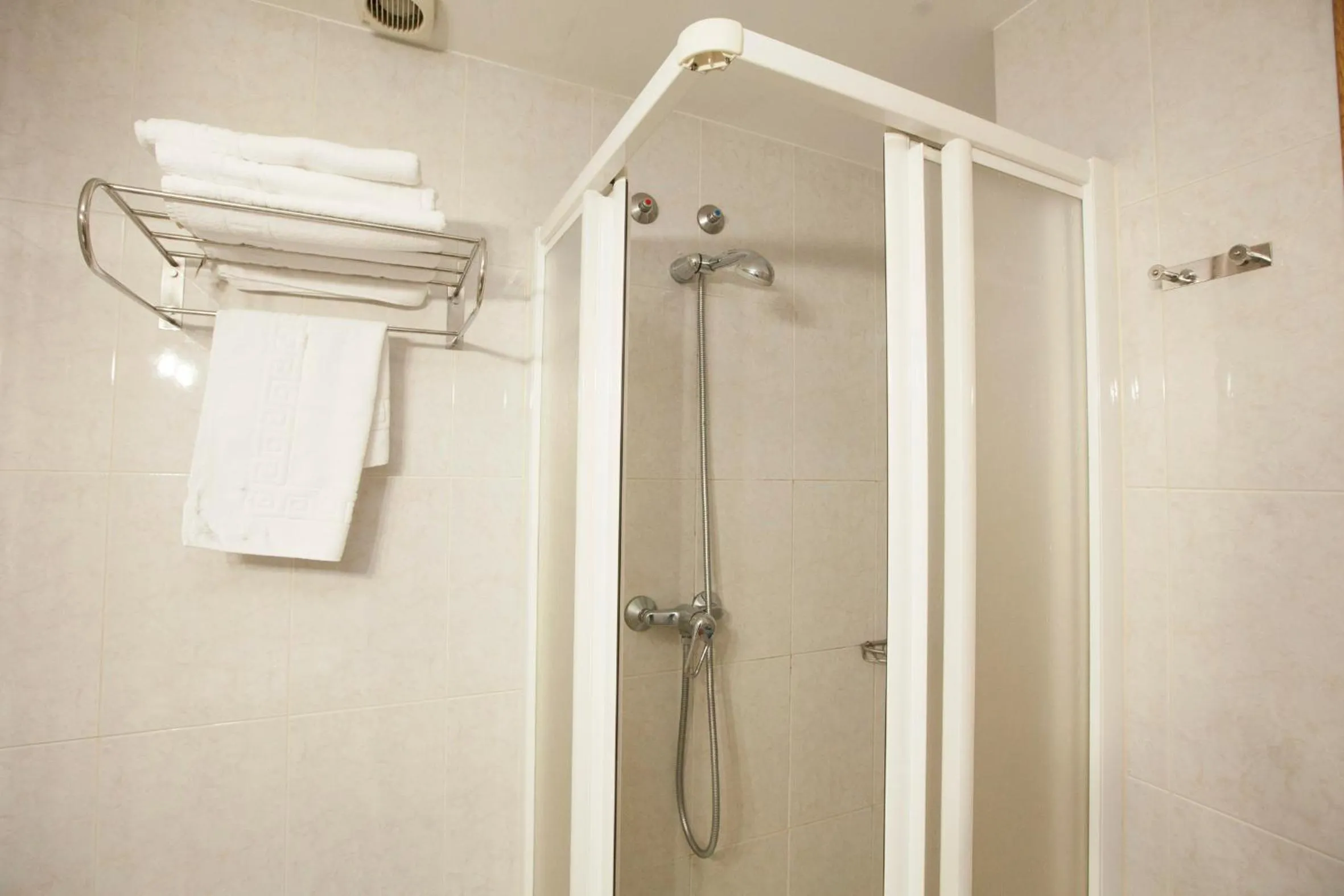 Bathroom in Hotel PAYRO