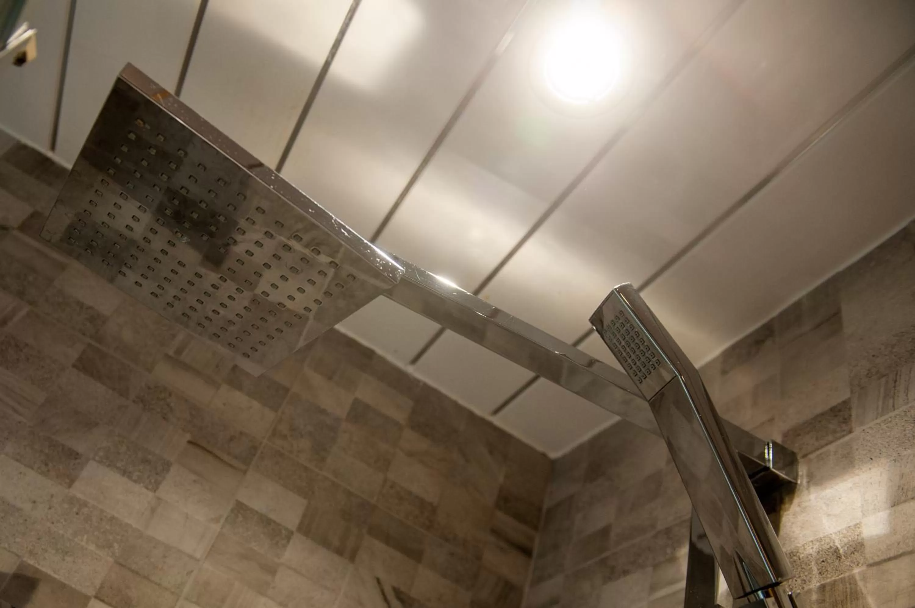 Shower in Osborne Hotel