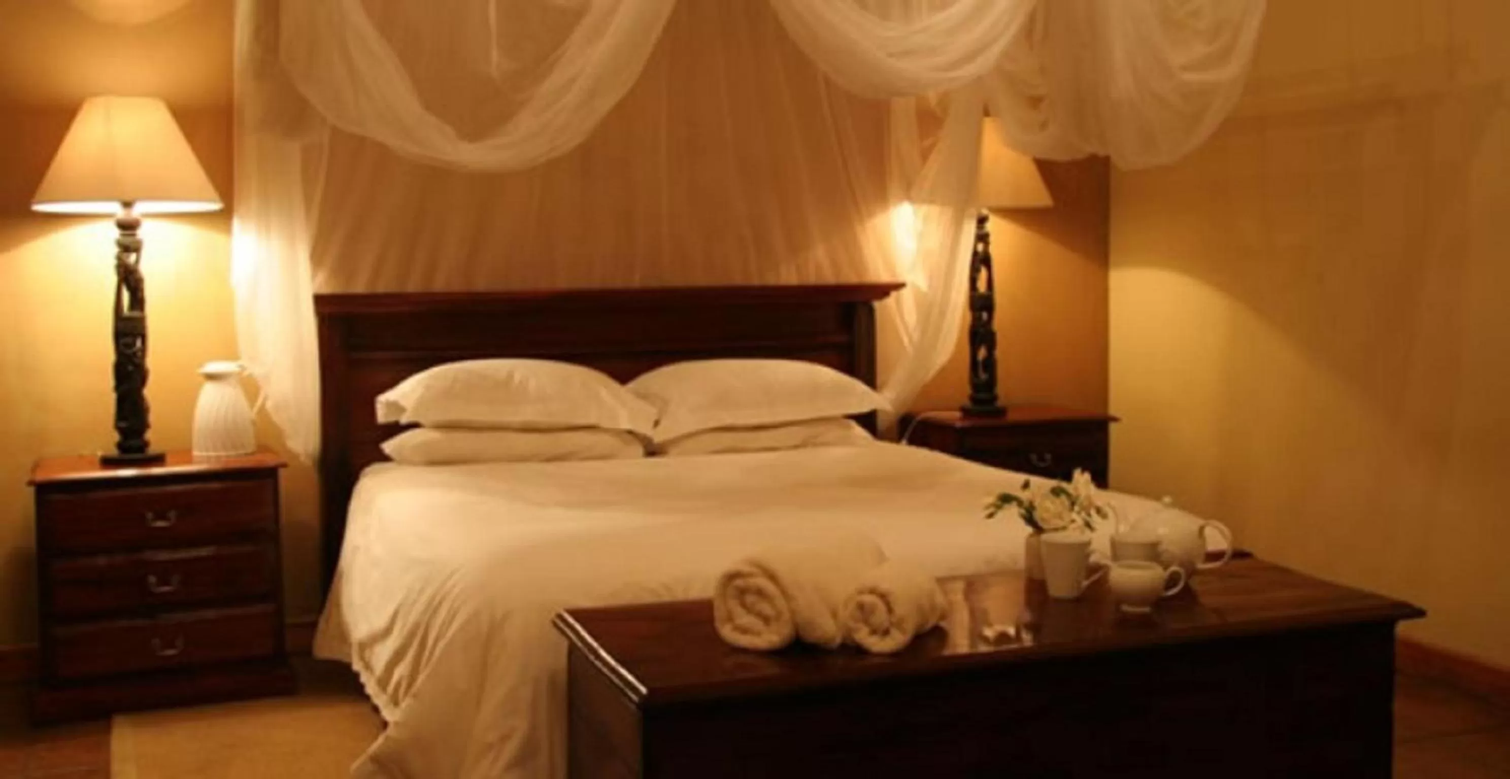 Shower, Bed in Kumbali Country Lodge
