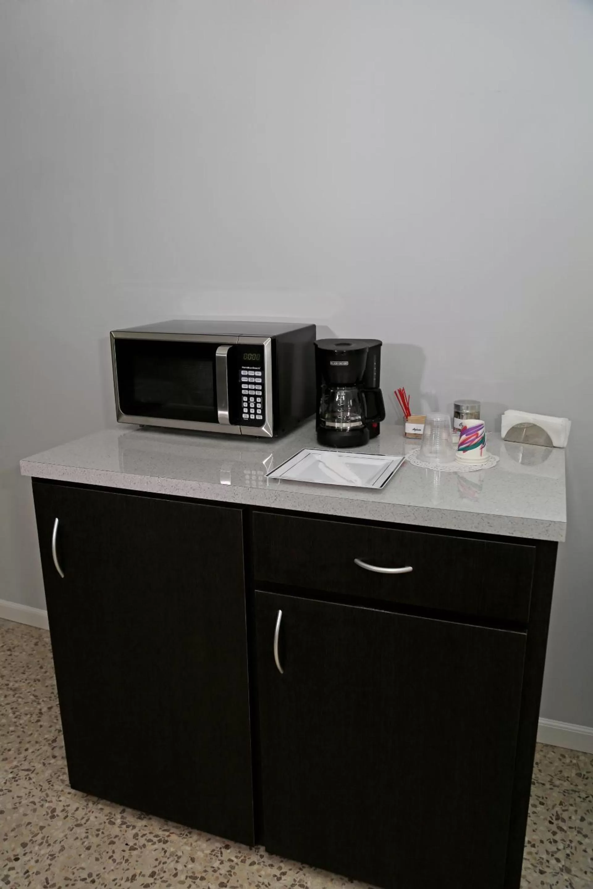 Coffee/tea facilities in Itza-Bella Suites