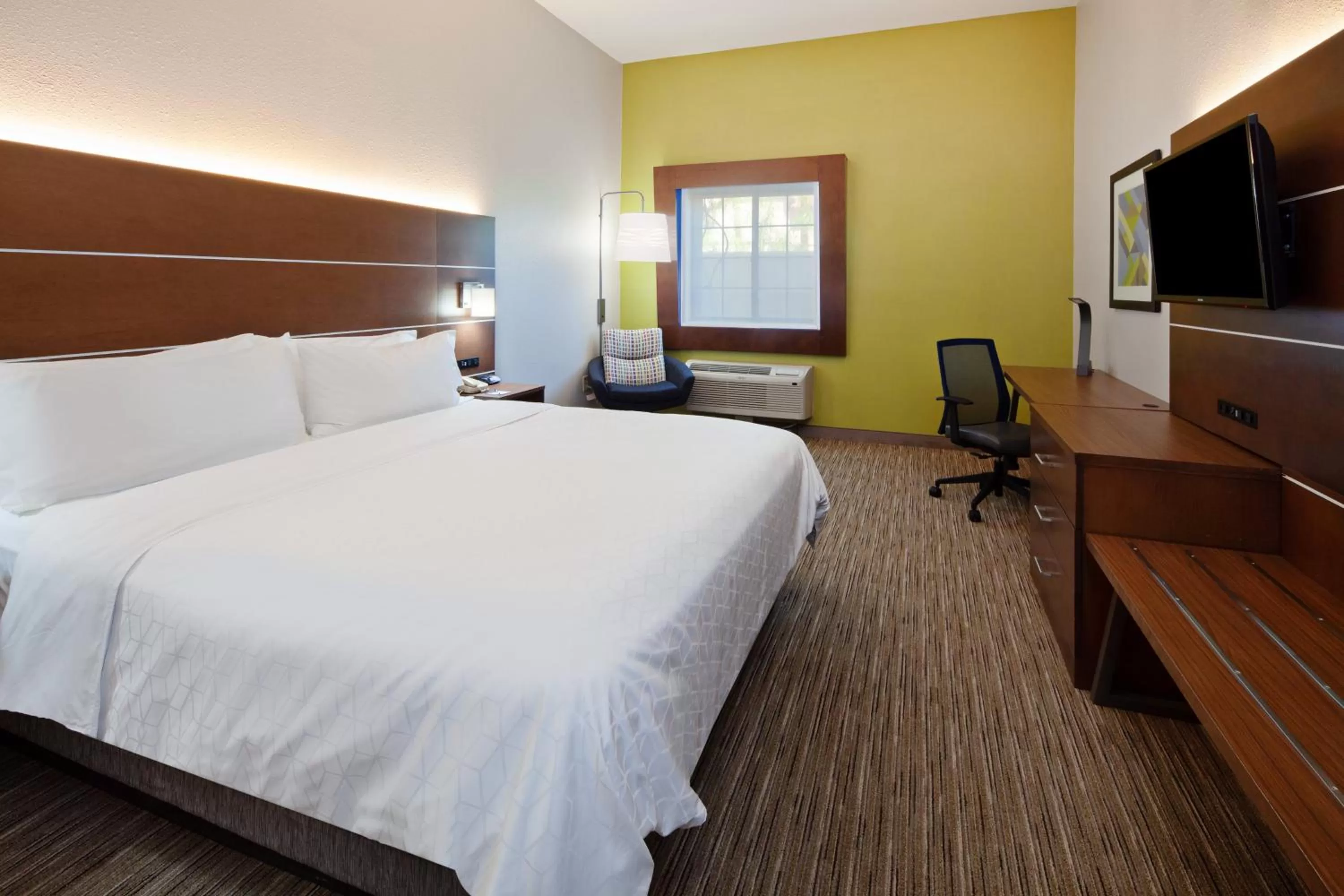 Photo of the whole room, Bed in Holiday Inn Express & Suites Rancho Mirage - Palm Spgs Area by IHG