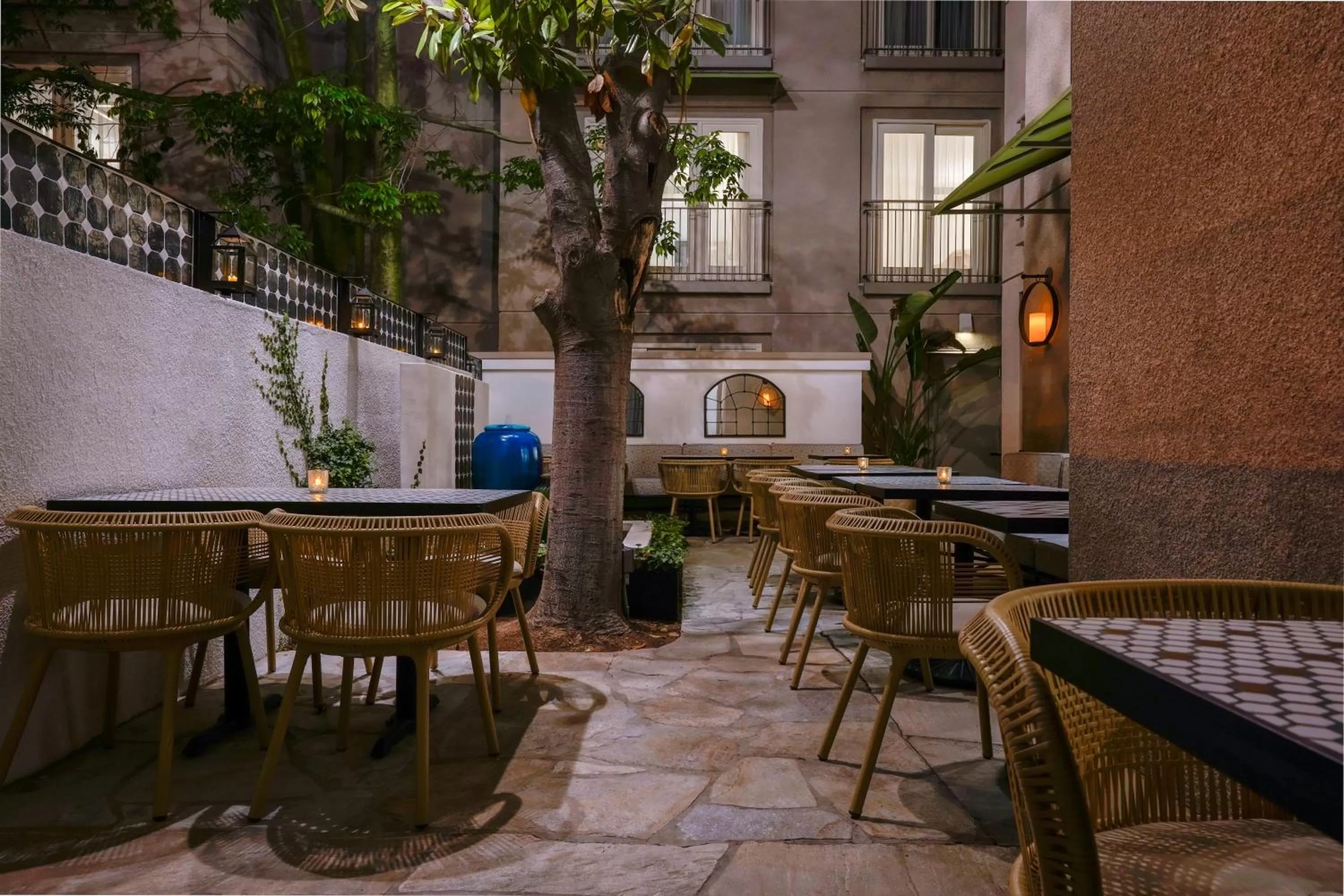 Swimming pool in Hotel Amarano Burbank-Hollywood