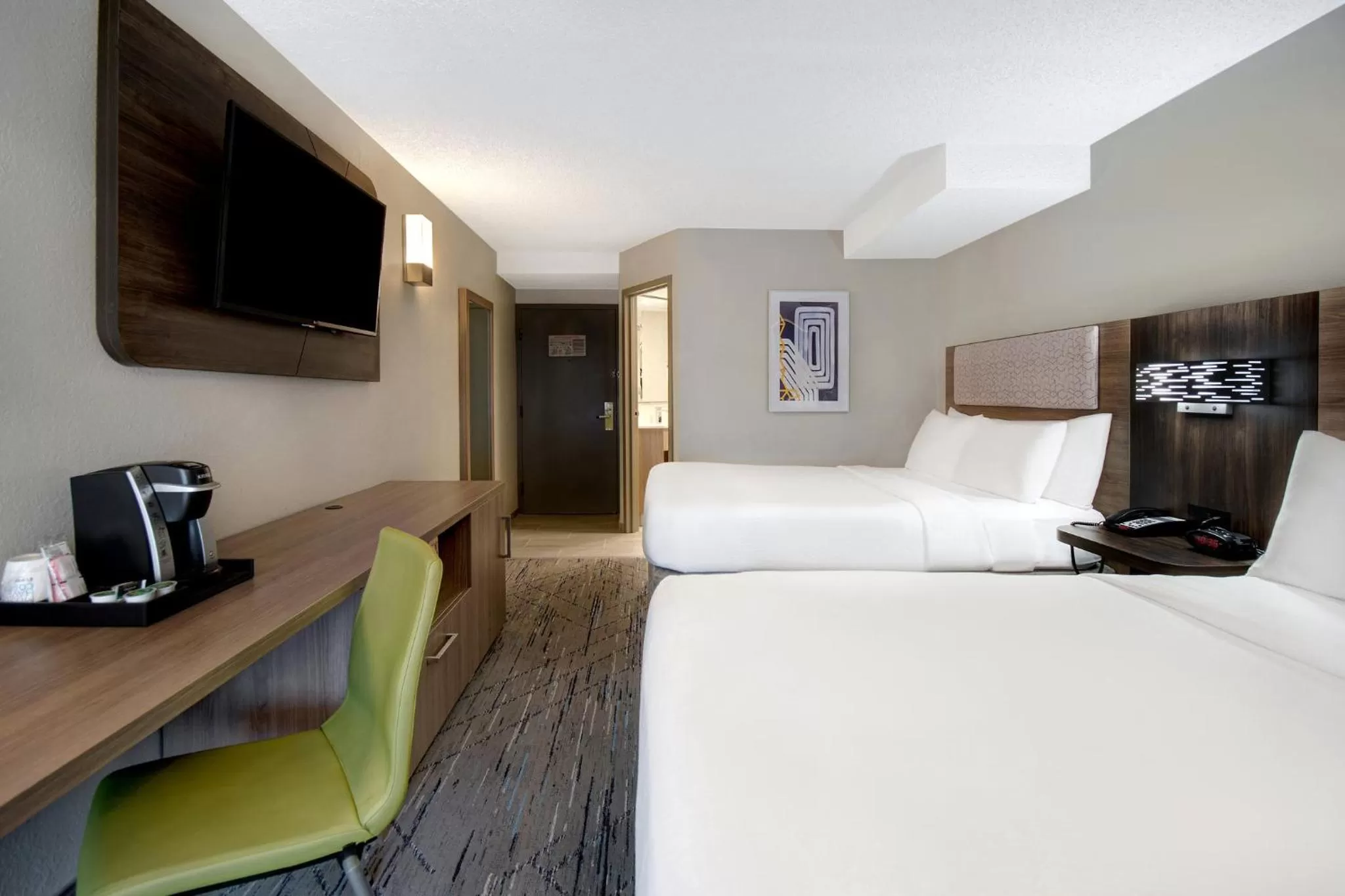 Photo of the whole room, Bed in Holiday Inn Express Rochester - University Area by IHG