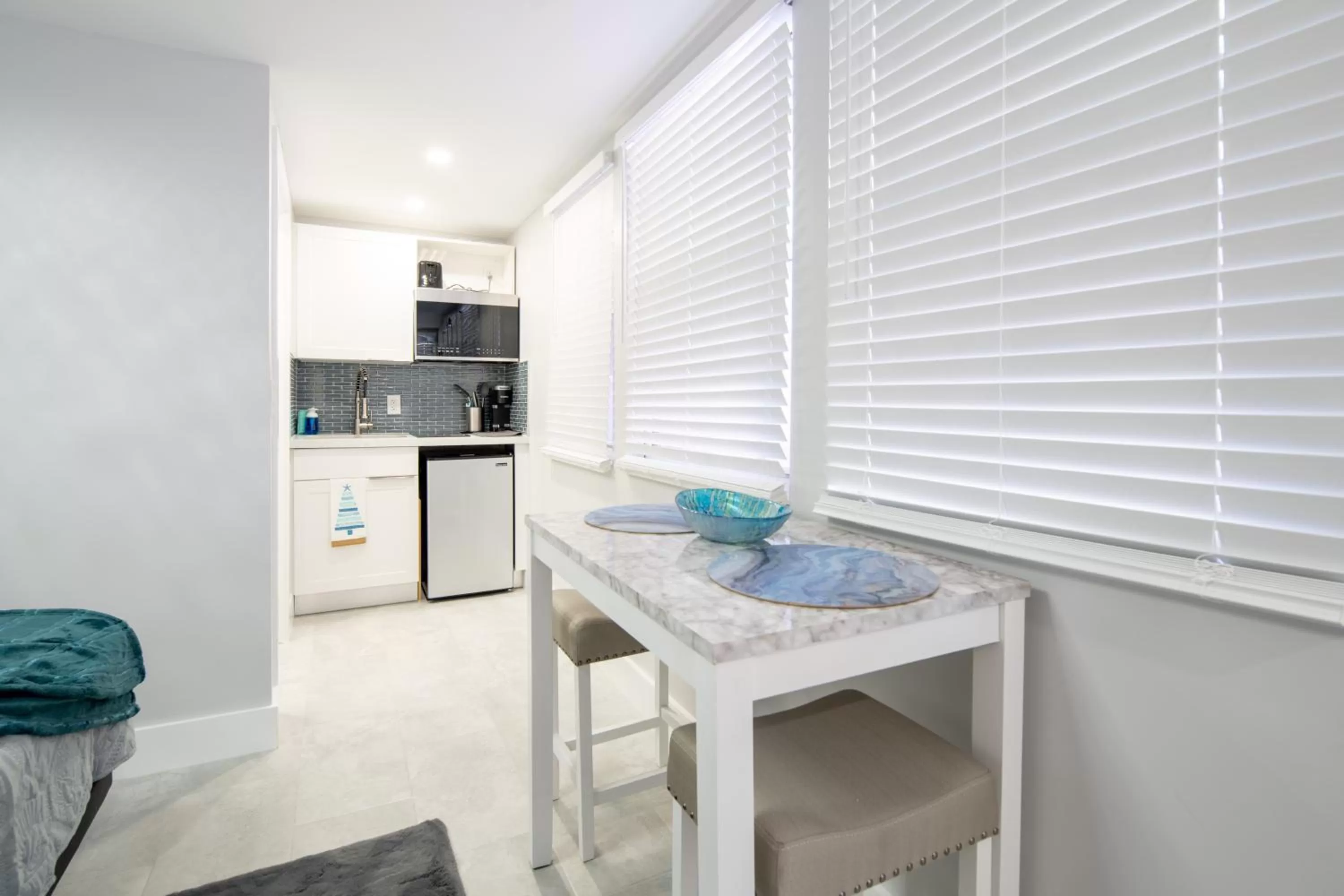 Kitchen or kitchenette in The Surf Hollywood Beach