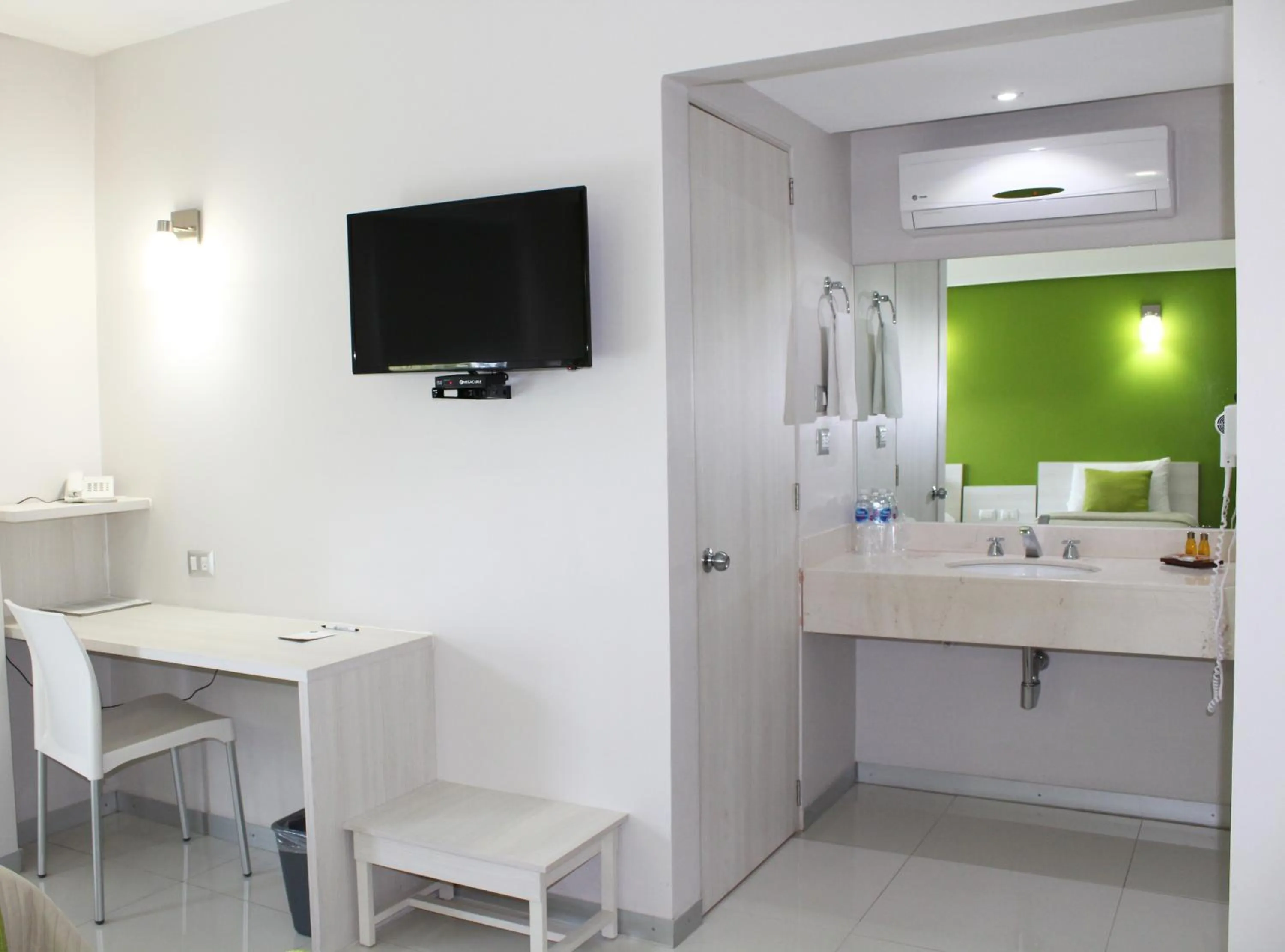 TV and multimedia in SC HOTEL