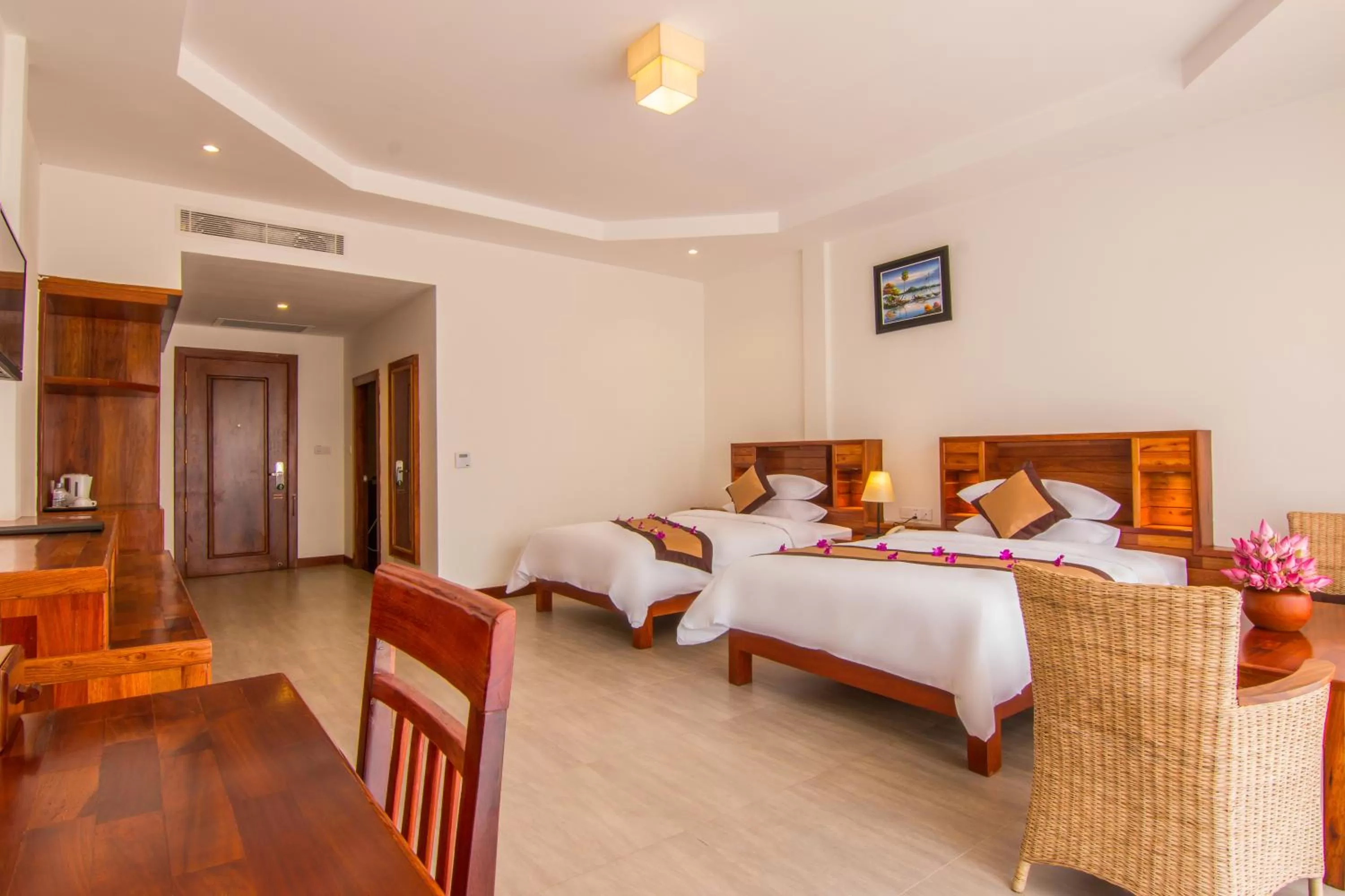 Bedroom, Bed in Glorious Hotel