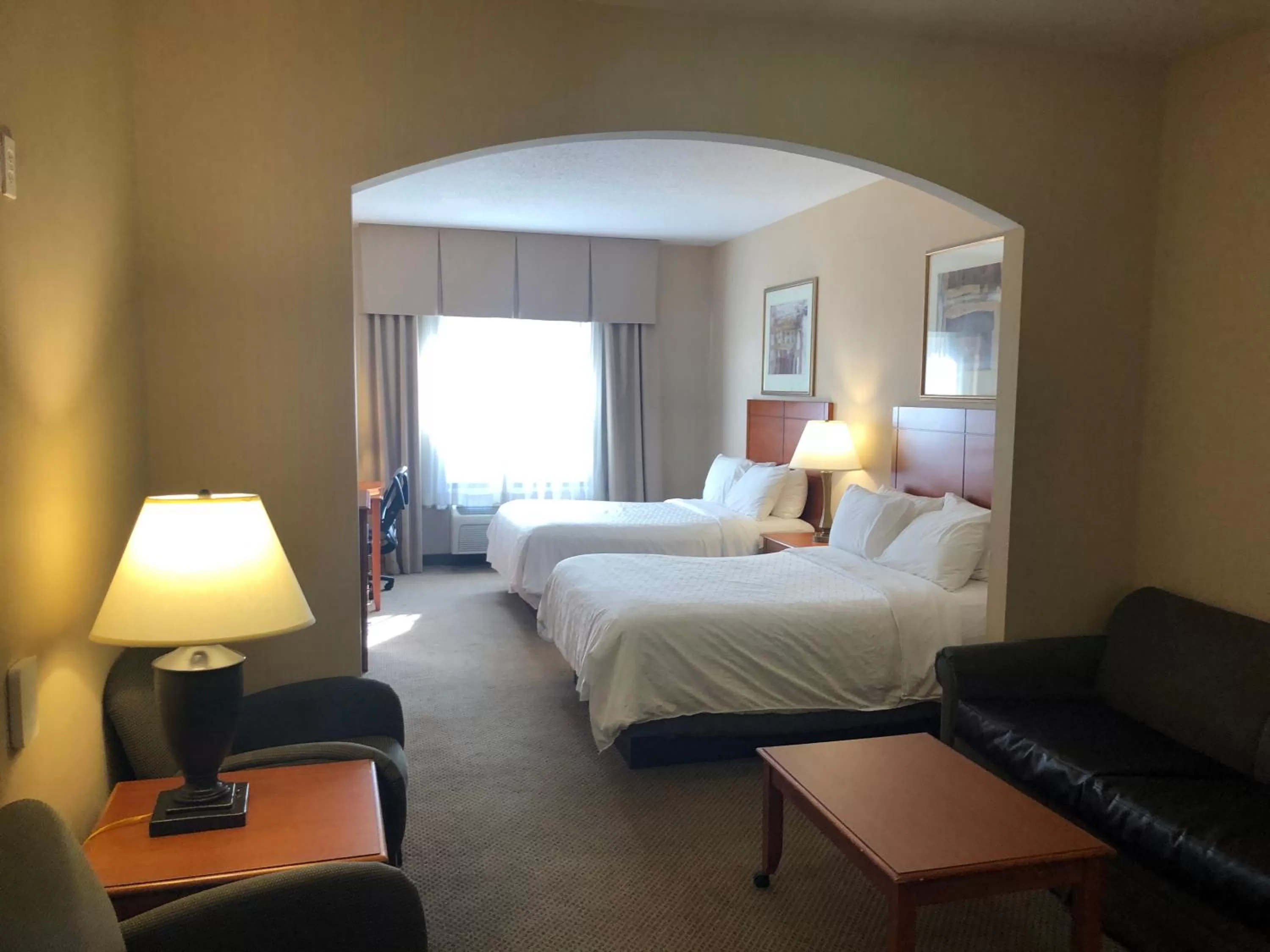 Bed in Holiday Inn Express Hotel & Suites Lansing-Dimondale by IHG