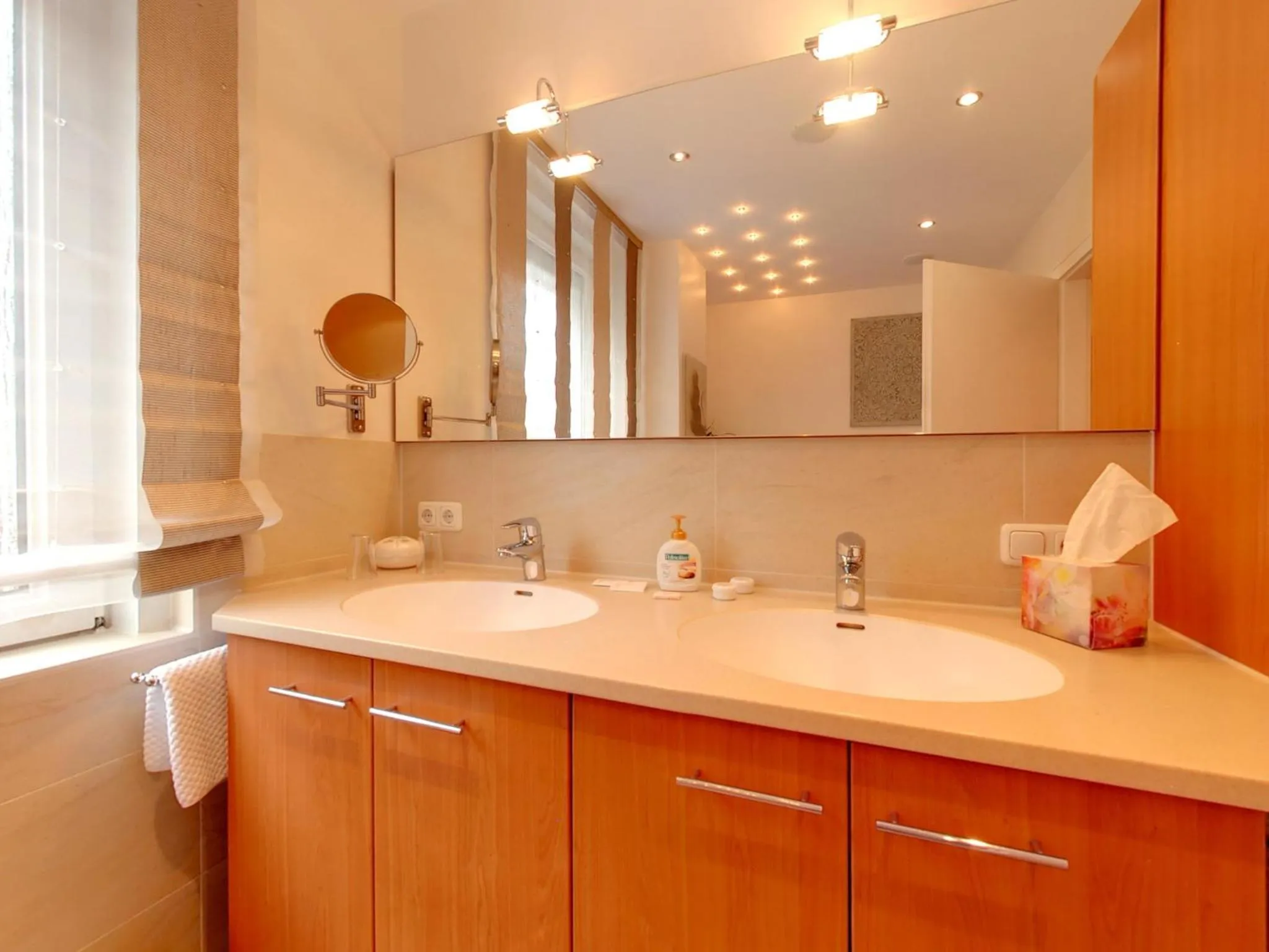 Bathroom in Hotel Kriemhild am Hirschgarten