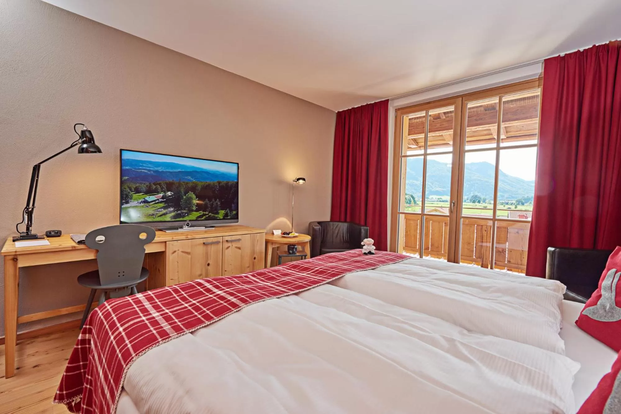 Bed in Das Achental Resort