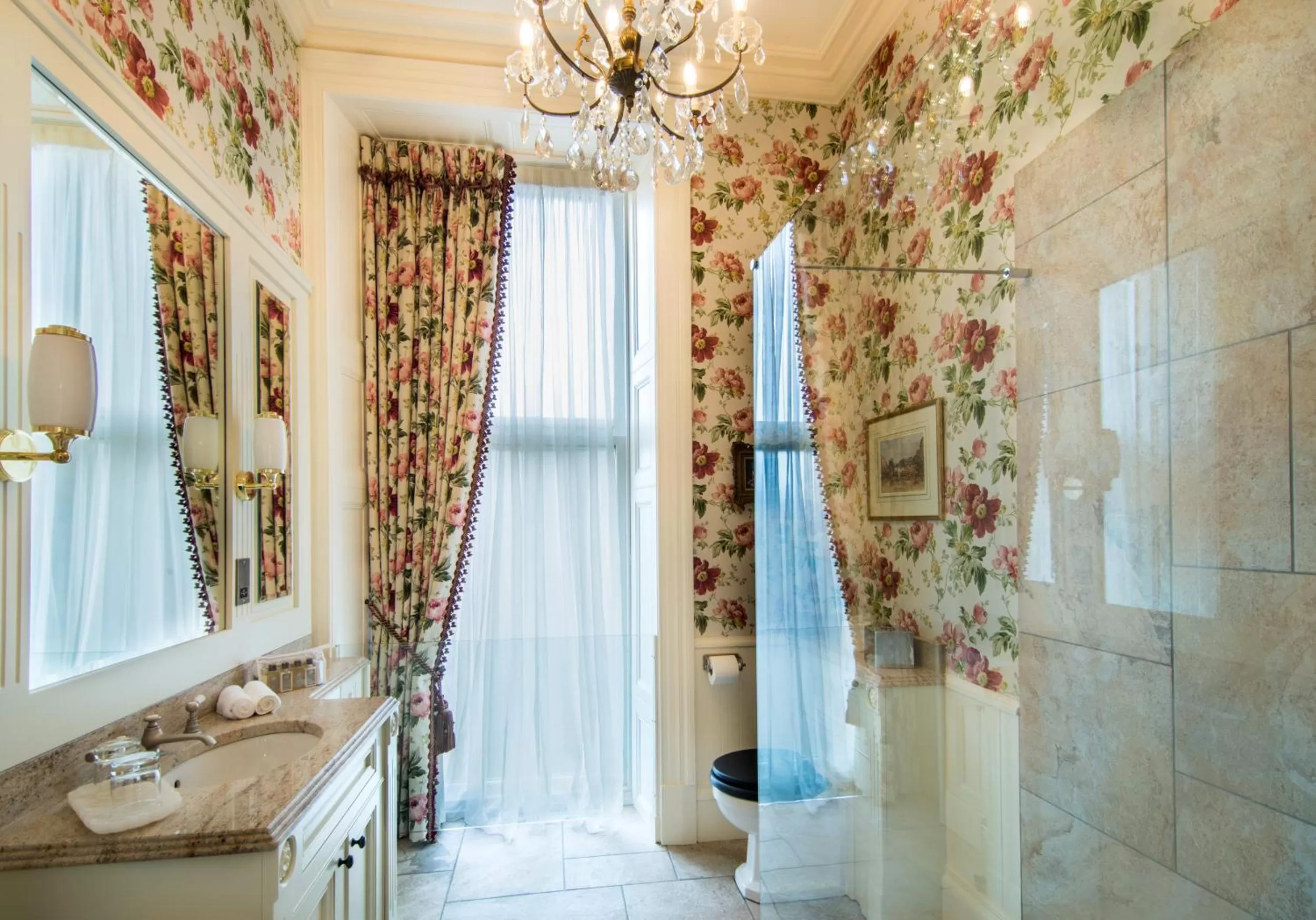 Bathroom in Crossbasket Castle, Hotel & Restaurant