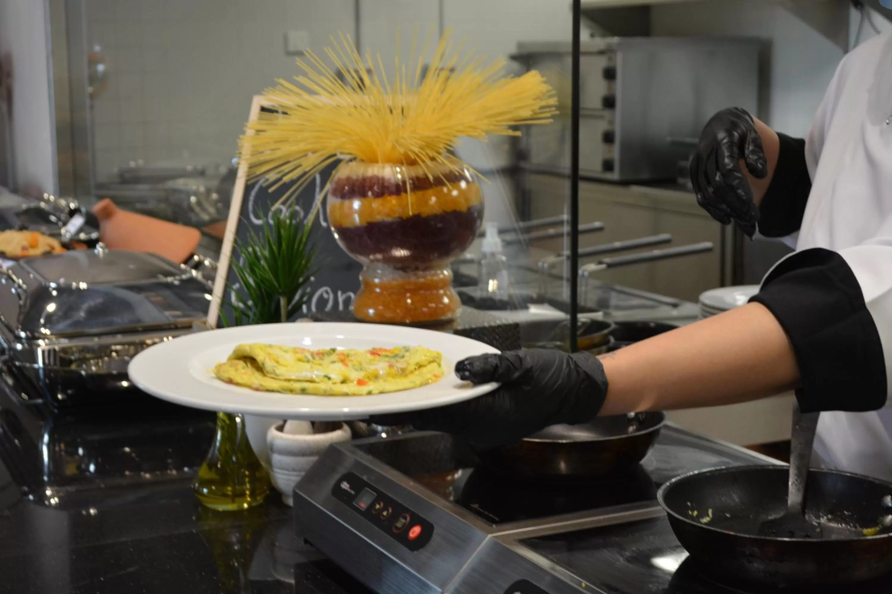 Restaurant/places to eat in Adagio Jeddah City Center