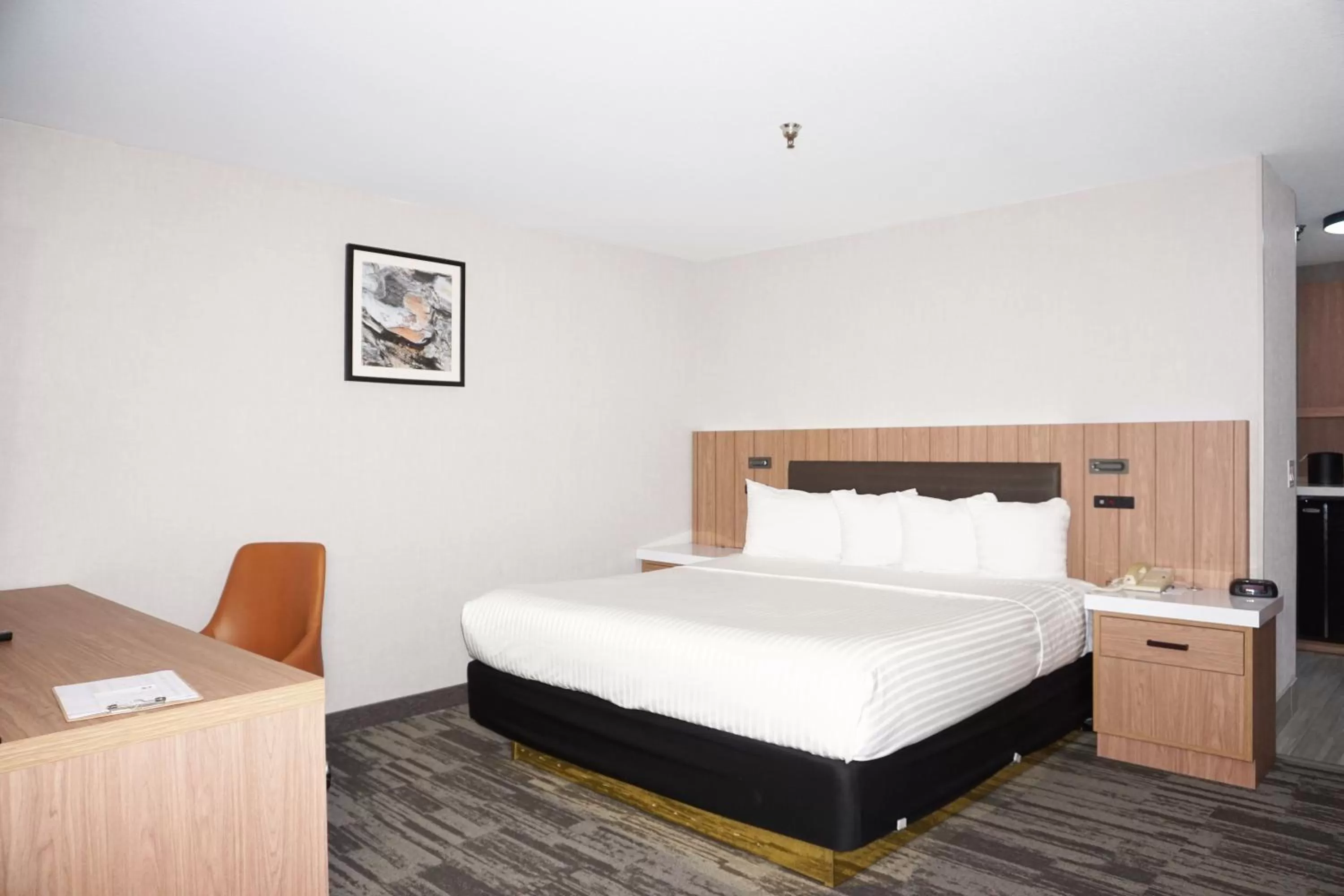 Photo of the whole room, Bed in Modesto Hotel - Gateway to Yosemite