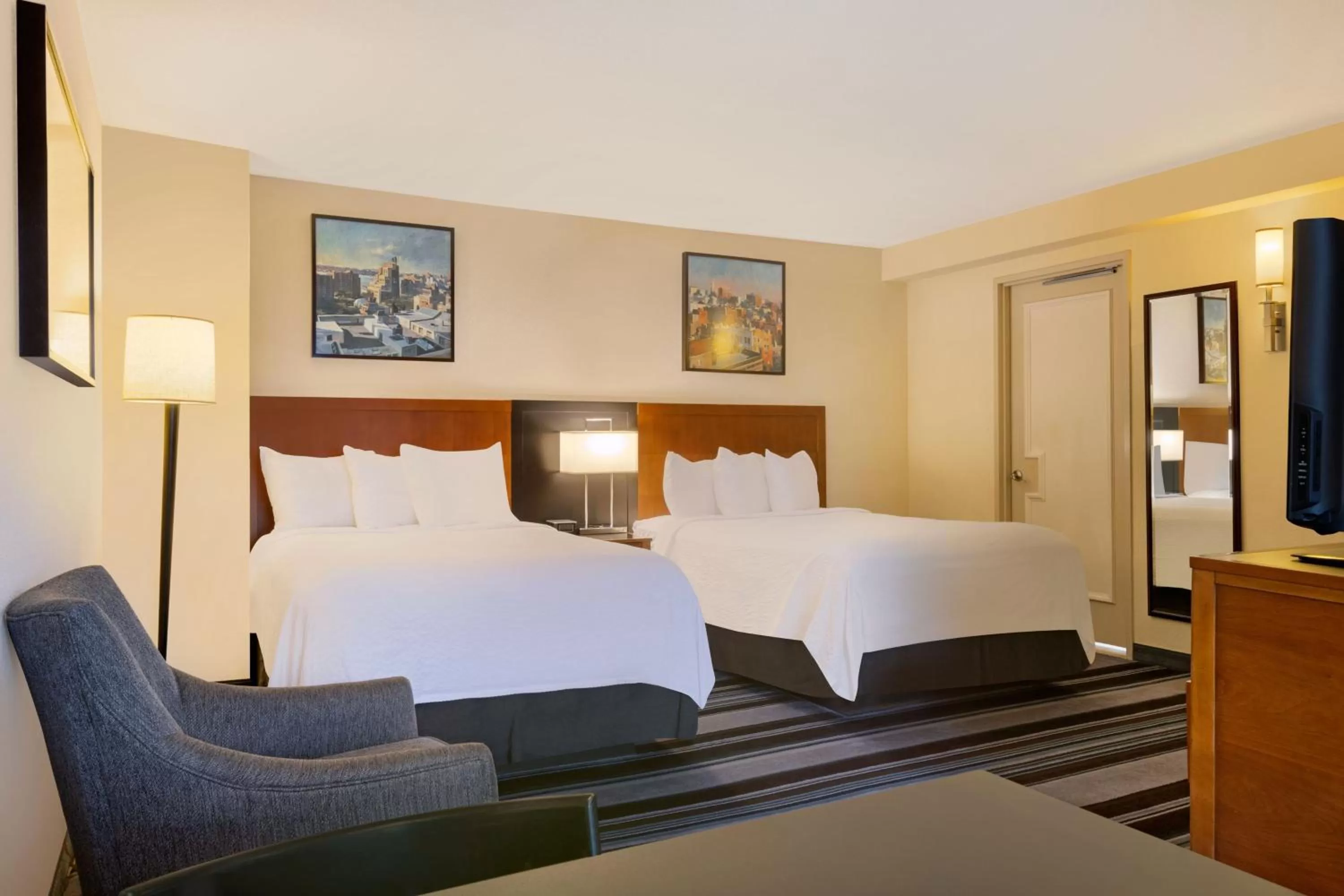 Photo of the whole room, Bed in Residence Inn by Marriott New York Manhattan/Times Square