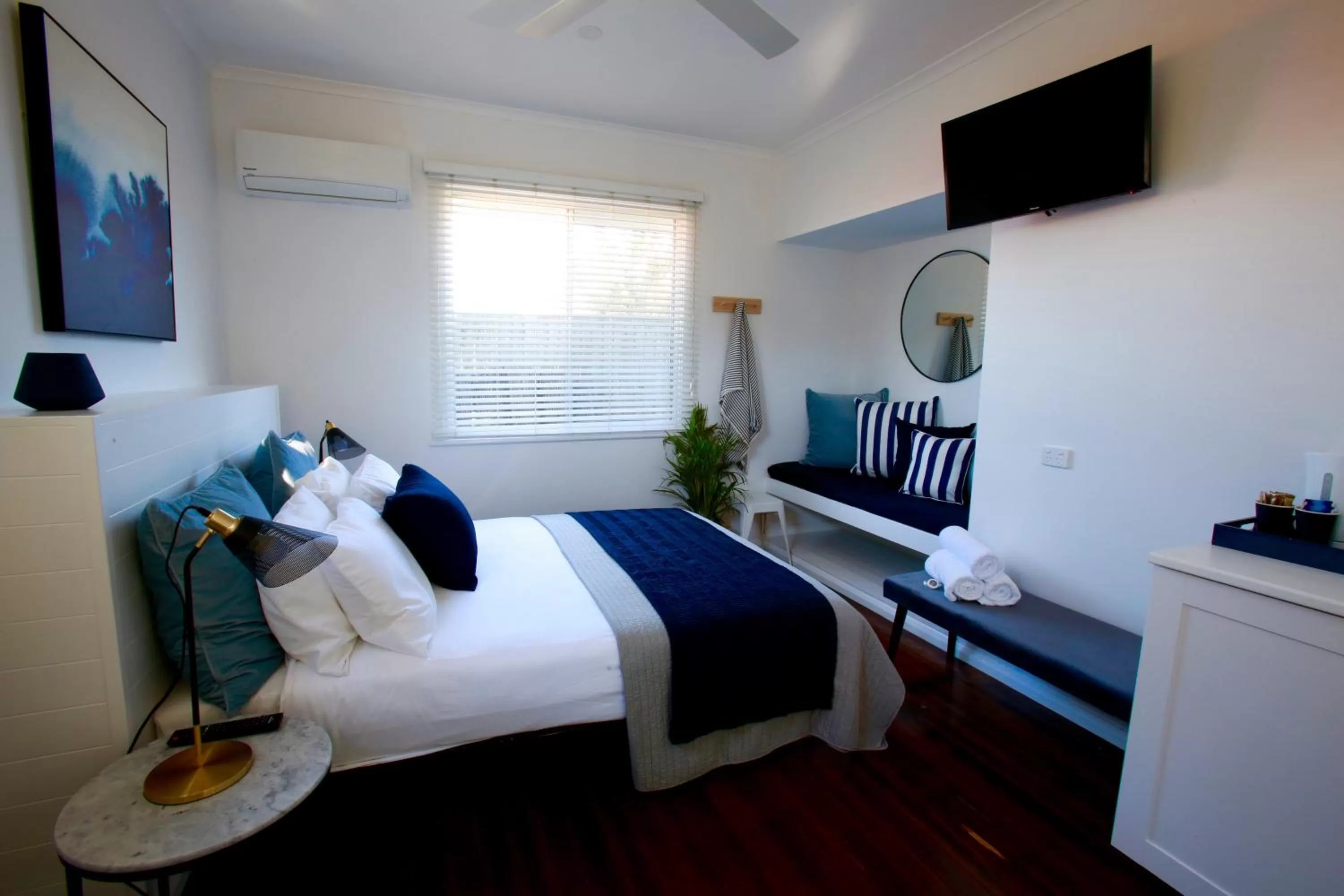 Bed in Tea Gardens Hotel