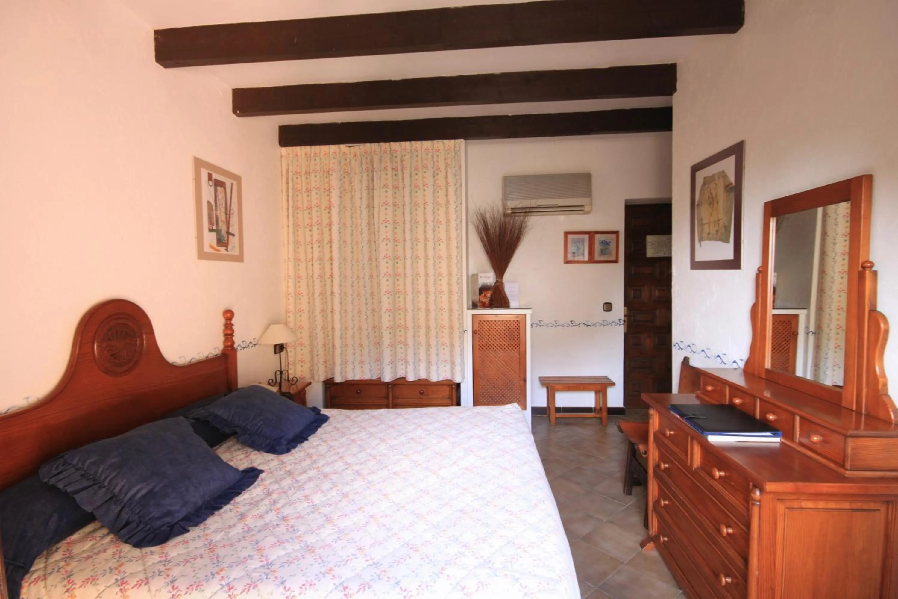 Photo of the whole room, Bed in Petit Hotel Ses Rotges - Only Adults