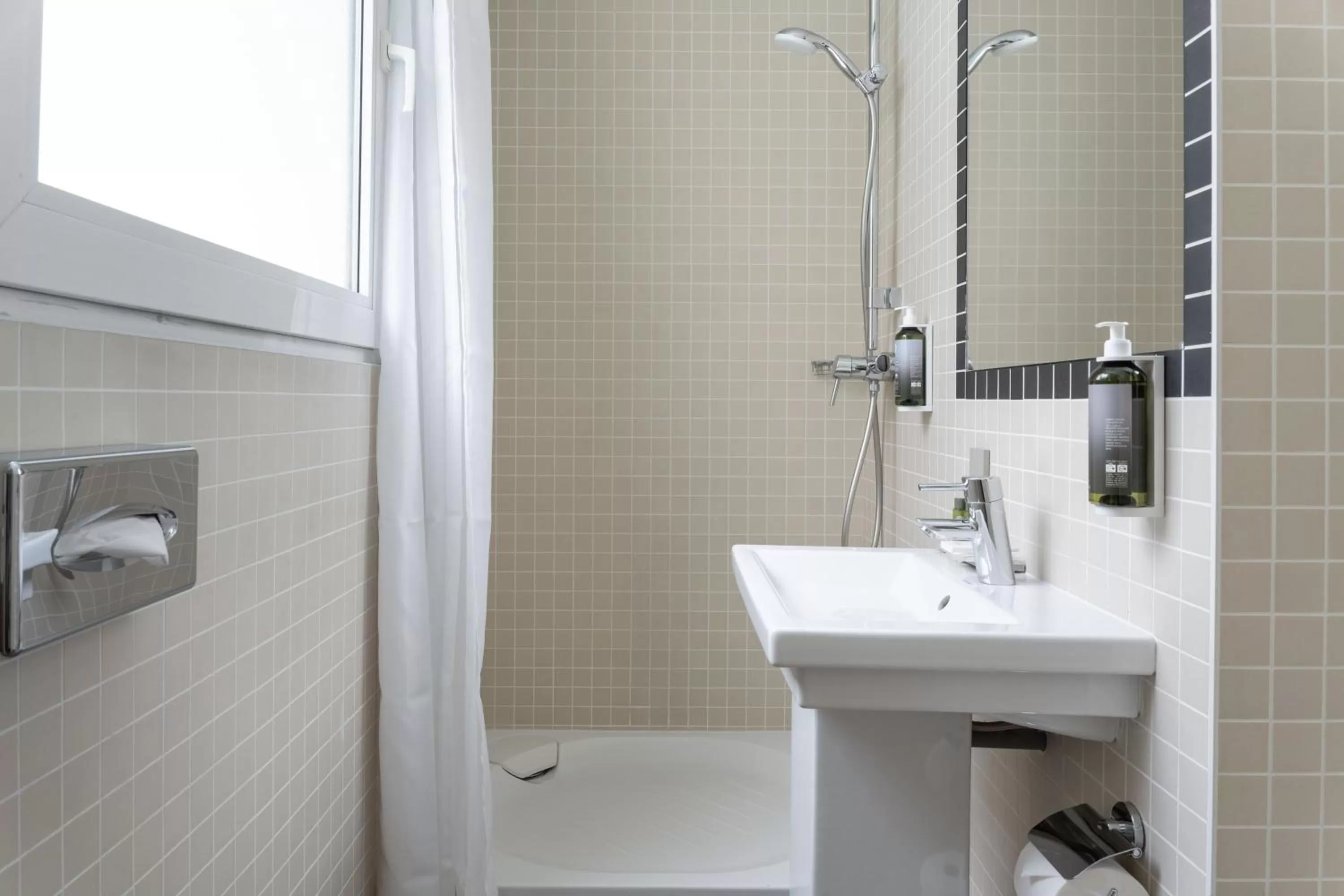 Bathroom in Hotel Palm - Astotel