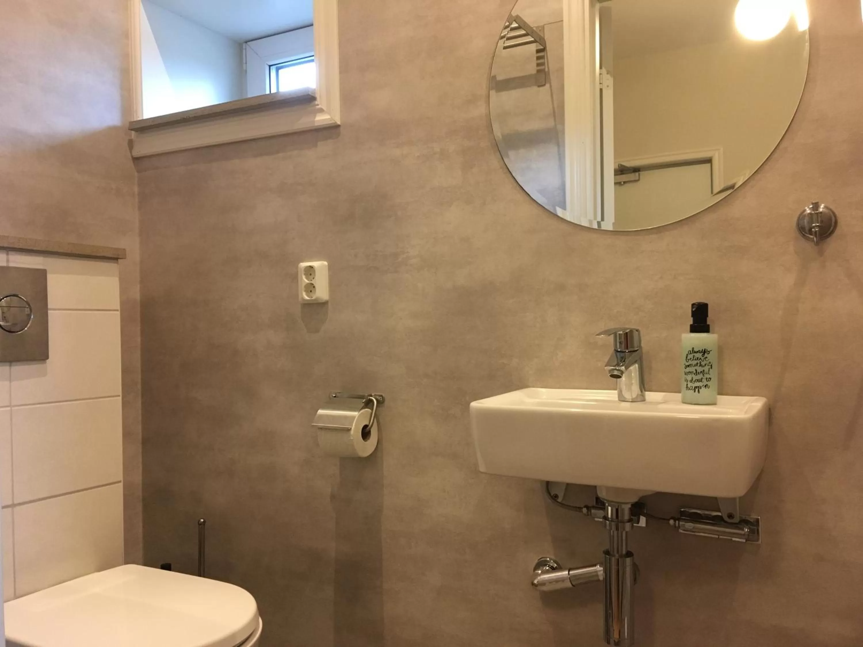 Bathroom in Ölands Yoga Studio & Islandshästar, Stugor & Rum