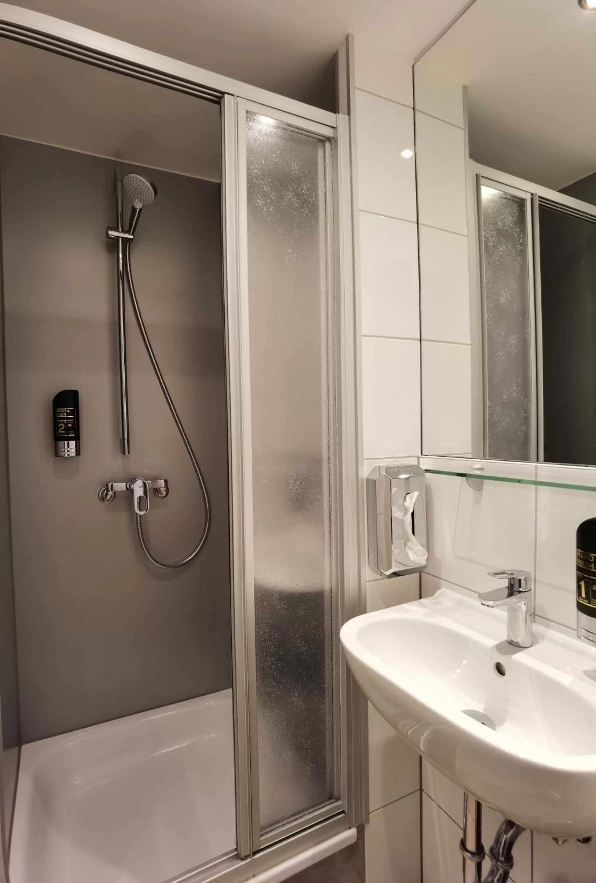 Shower in Hotel Italia