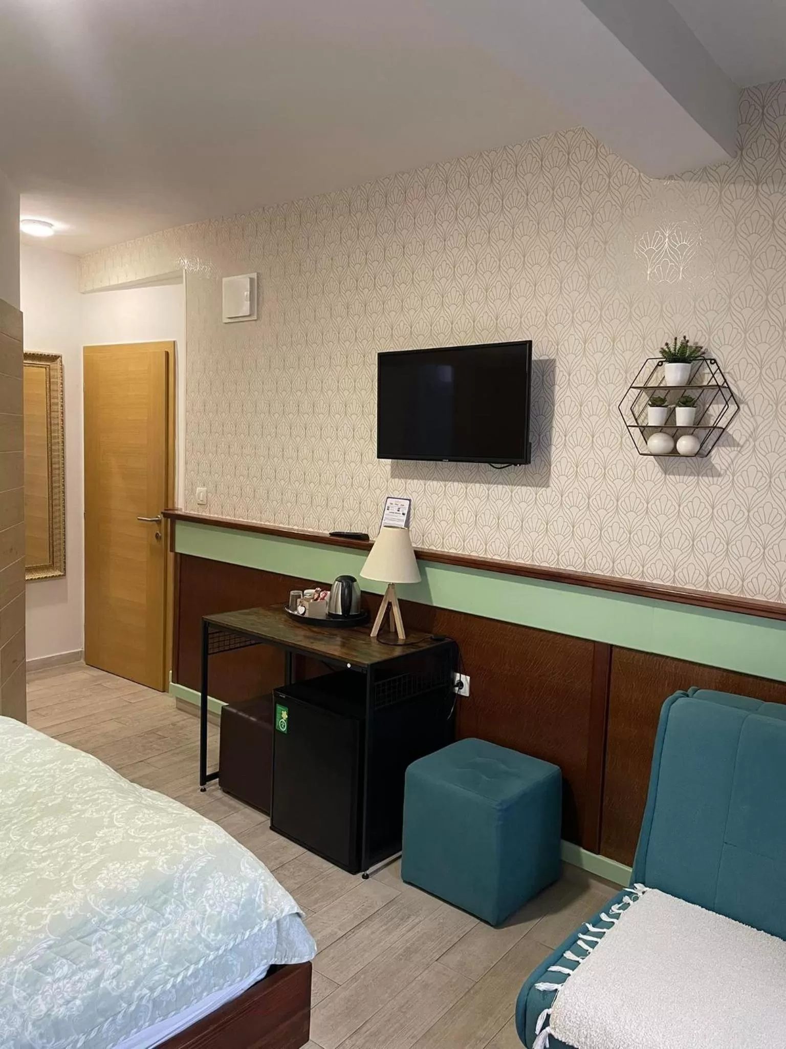 Bedroom, TV/Entertainment Center in Hotel - Villa Lejla