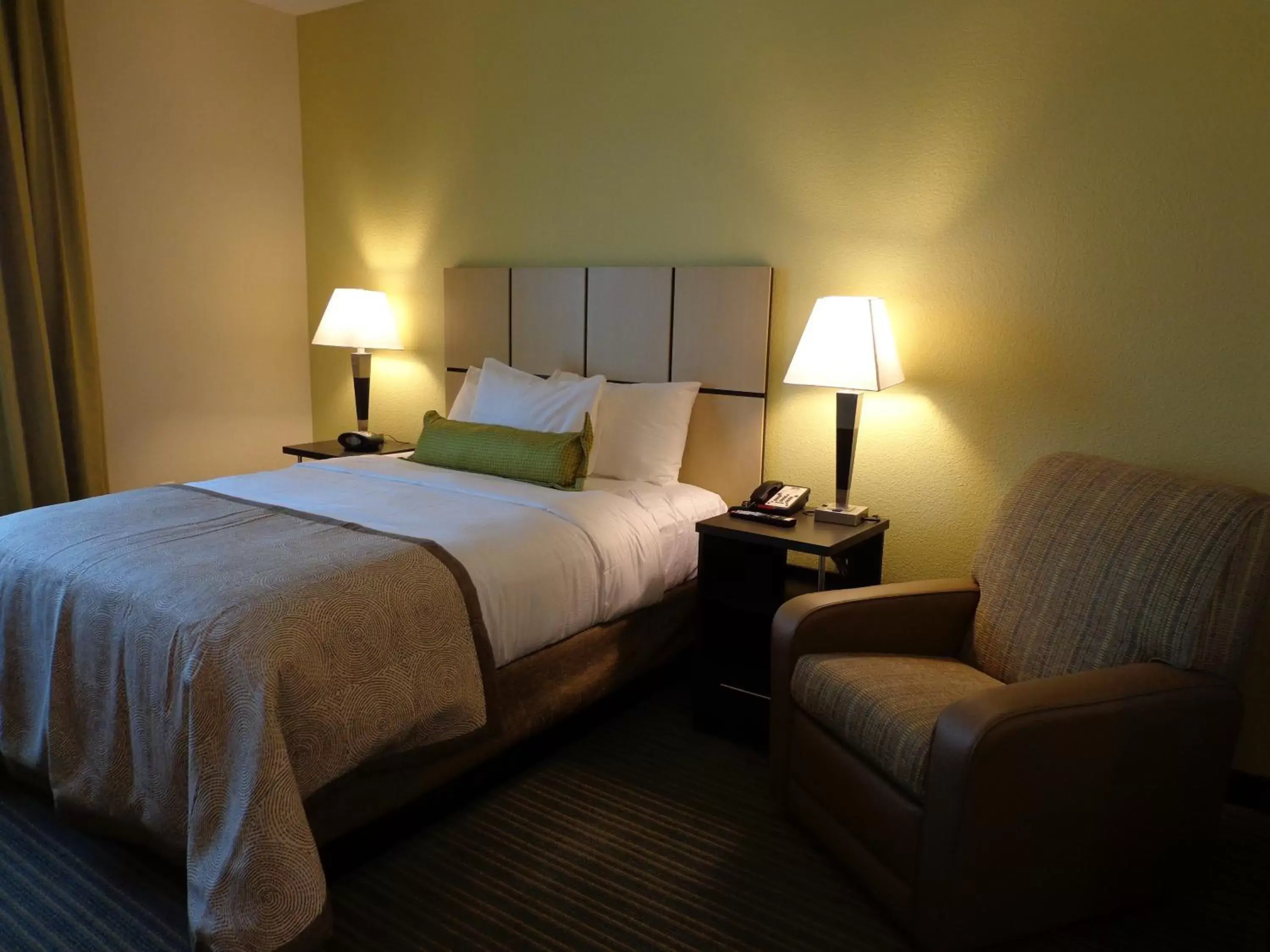 Queen Studio Suite - Communication Accessible in Candlewood Suites Monahans by IHG Queen Studio Suite - Communication Accessible in Candlewood Suites Monahans by IHG