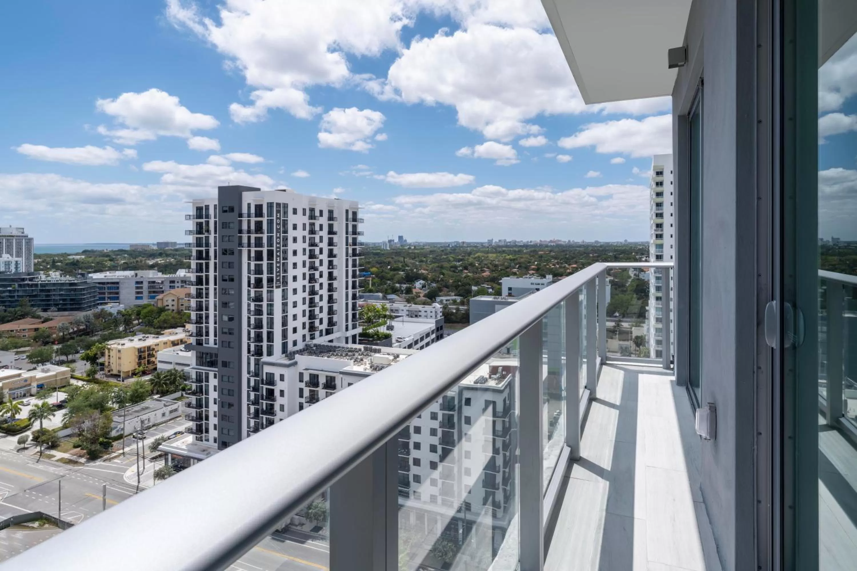 Balcony/Terrace in Atwell Suites Miami Brickell by IHG